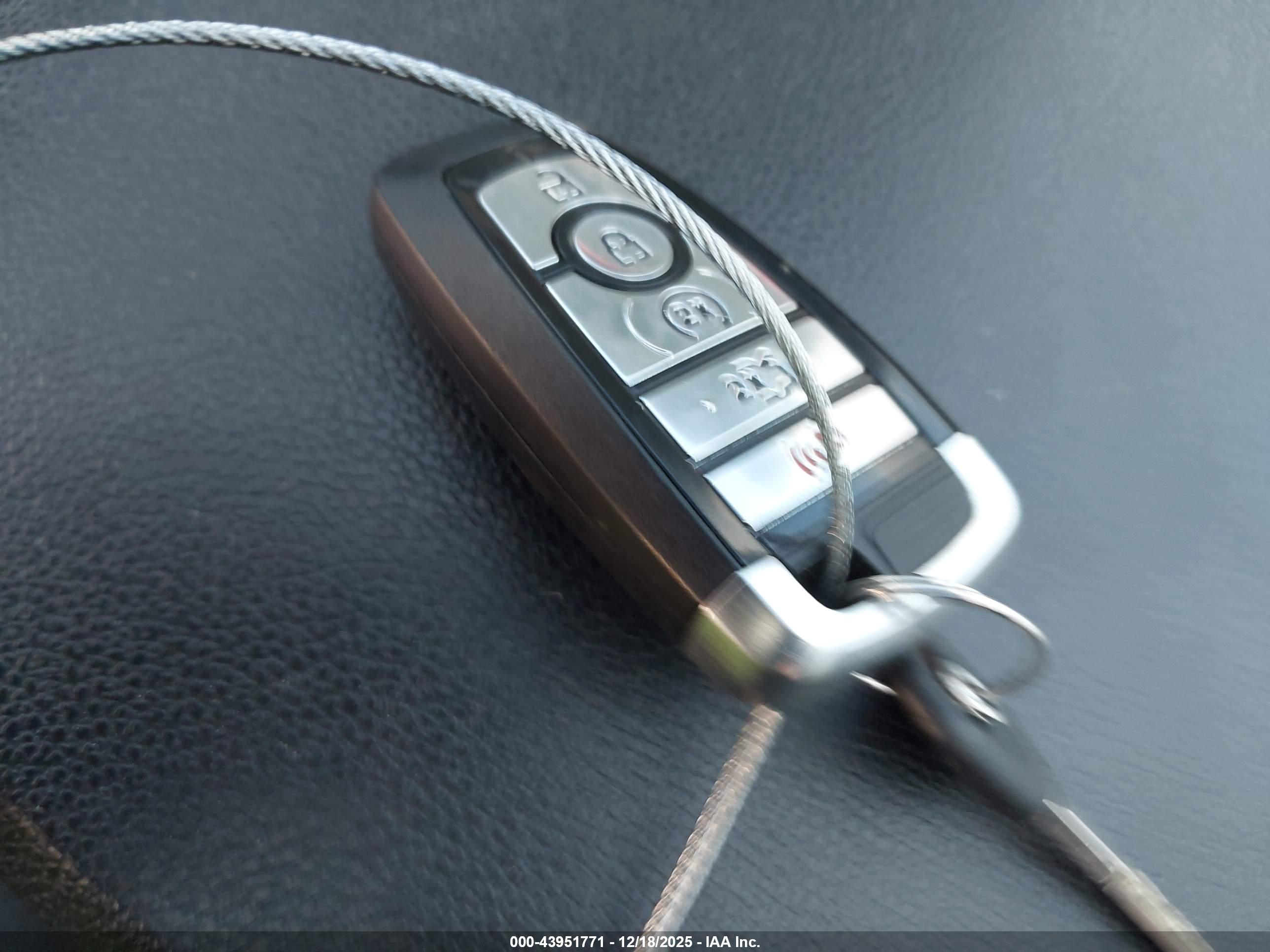 FORD EXPLORER image 11