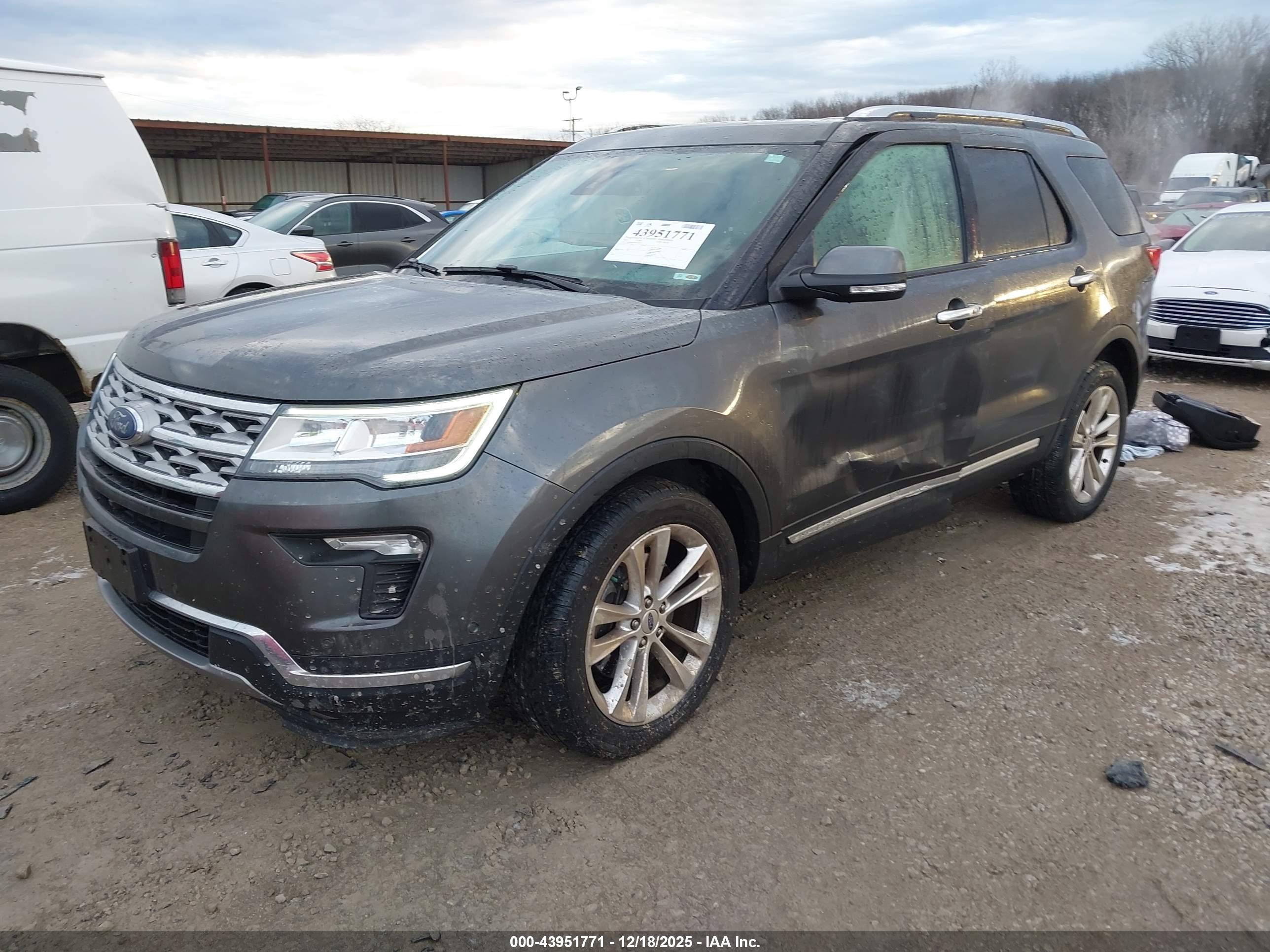 FORD EXPLORER image 2