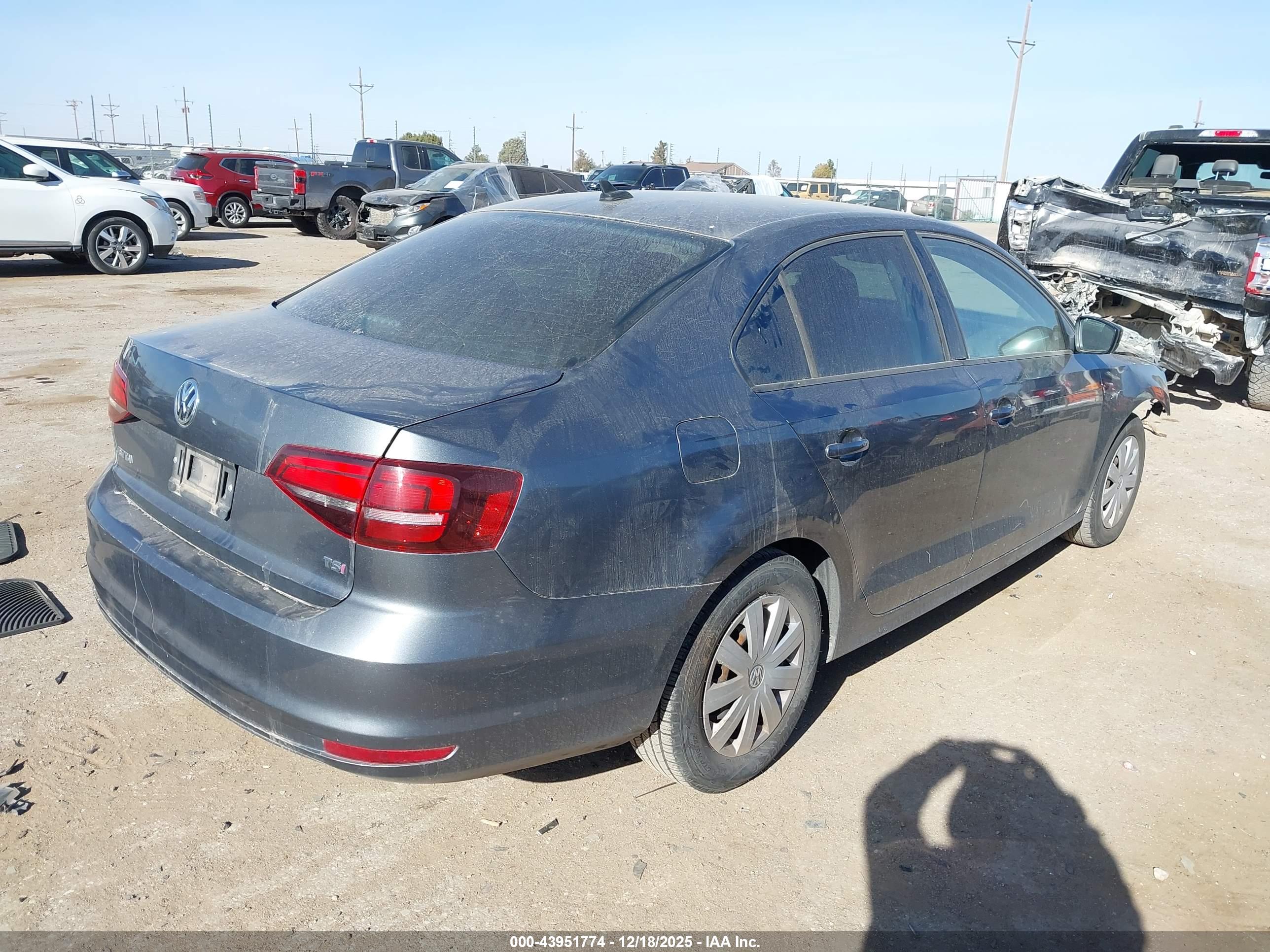 VOLKSWAGEN JETTA image 4