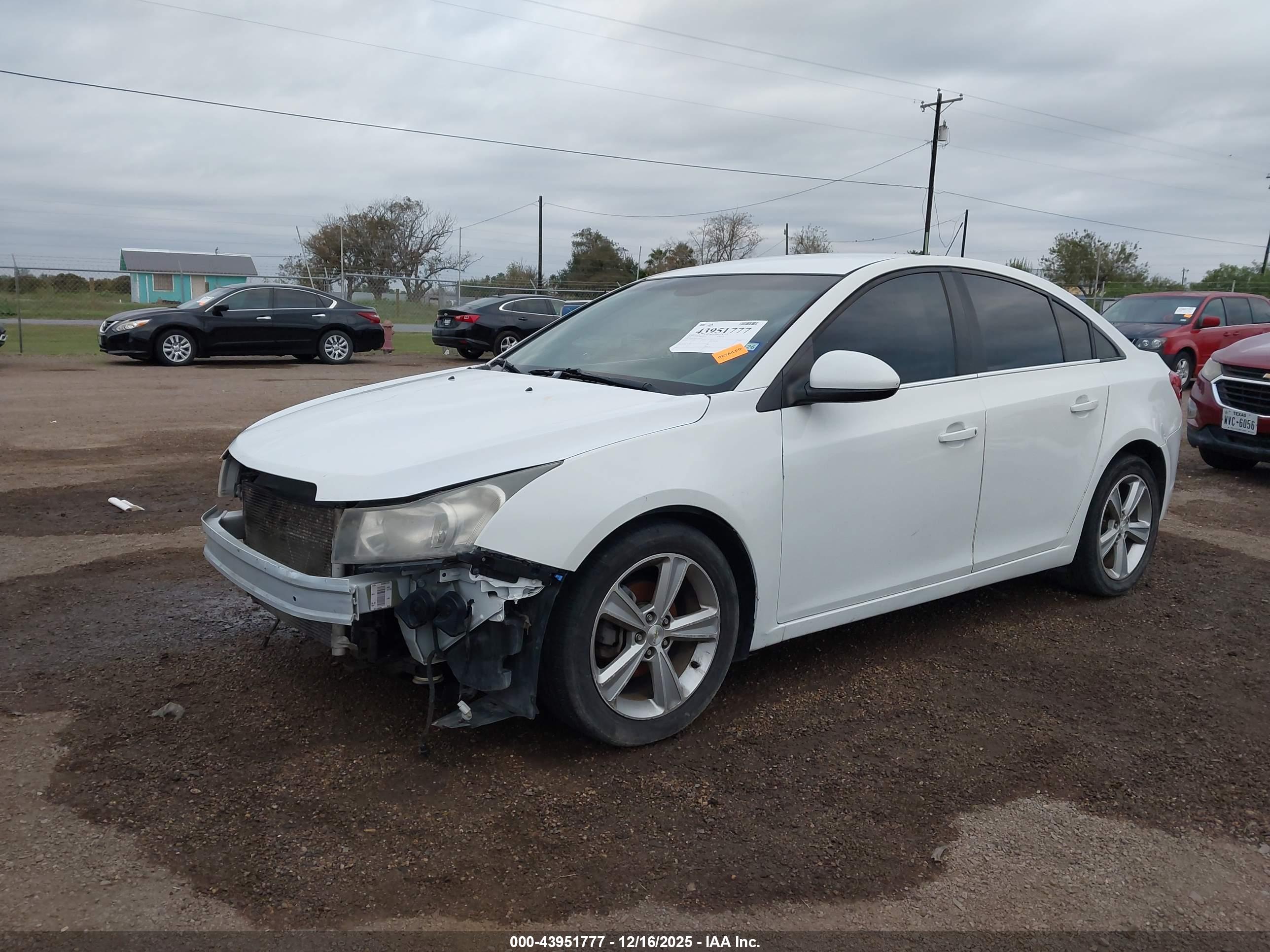 CHEVROLET CRUZE image 2