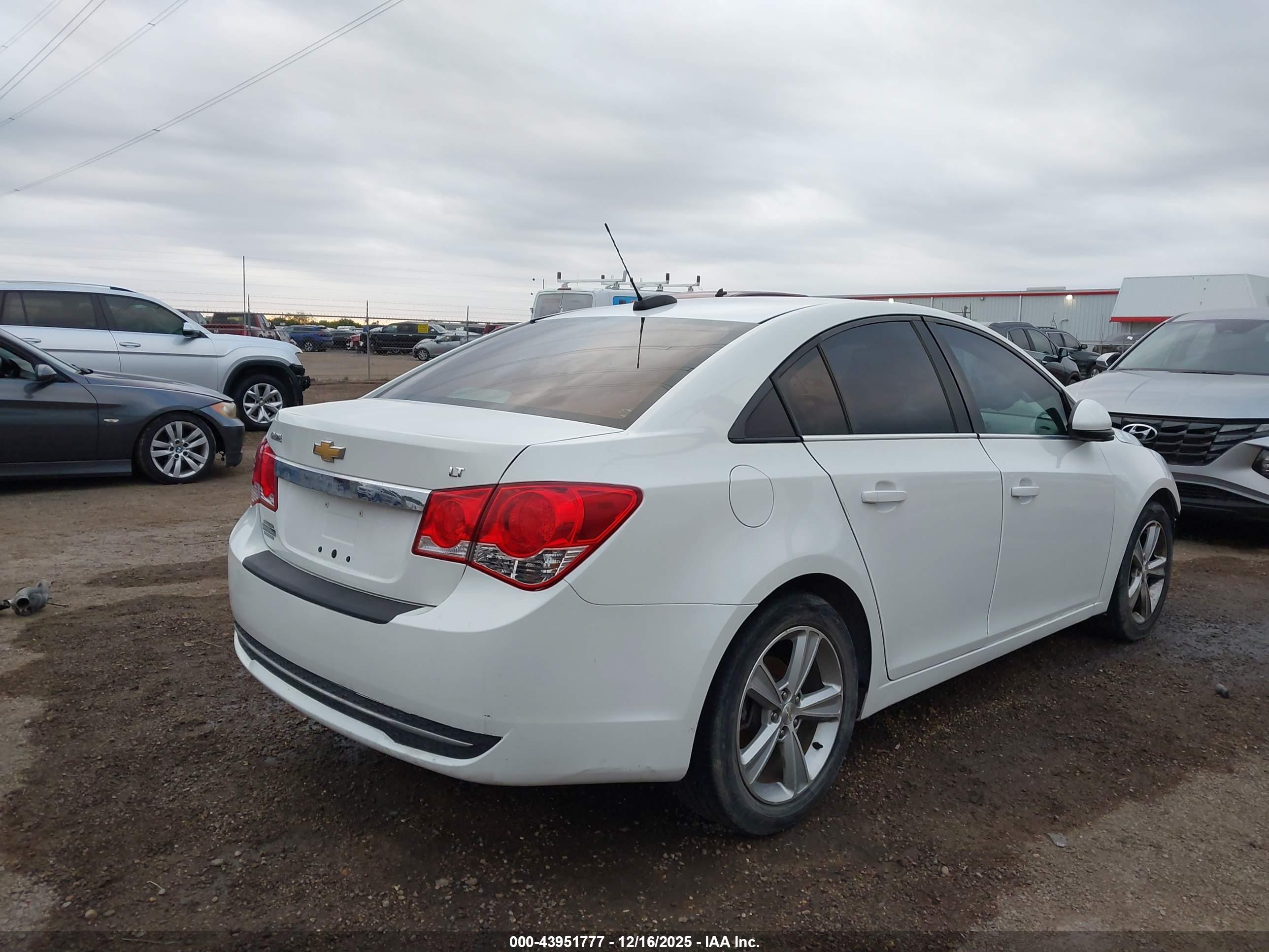 CHEVROLET CRUZE image 4