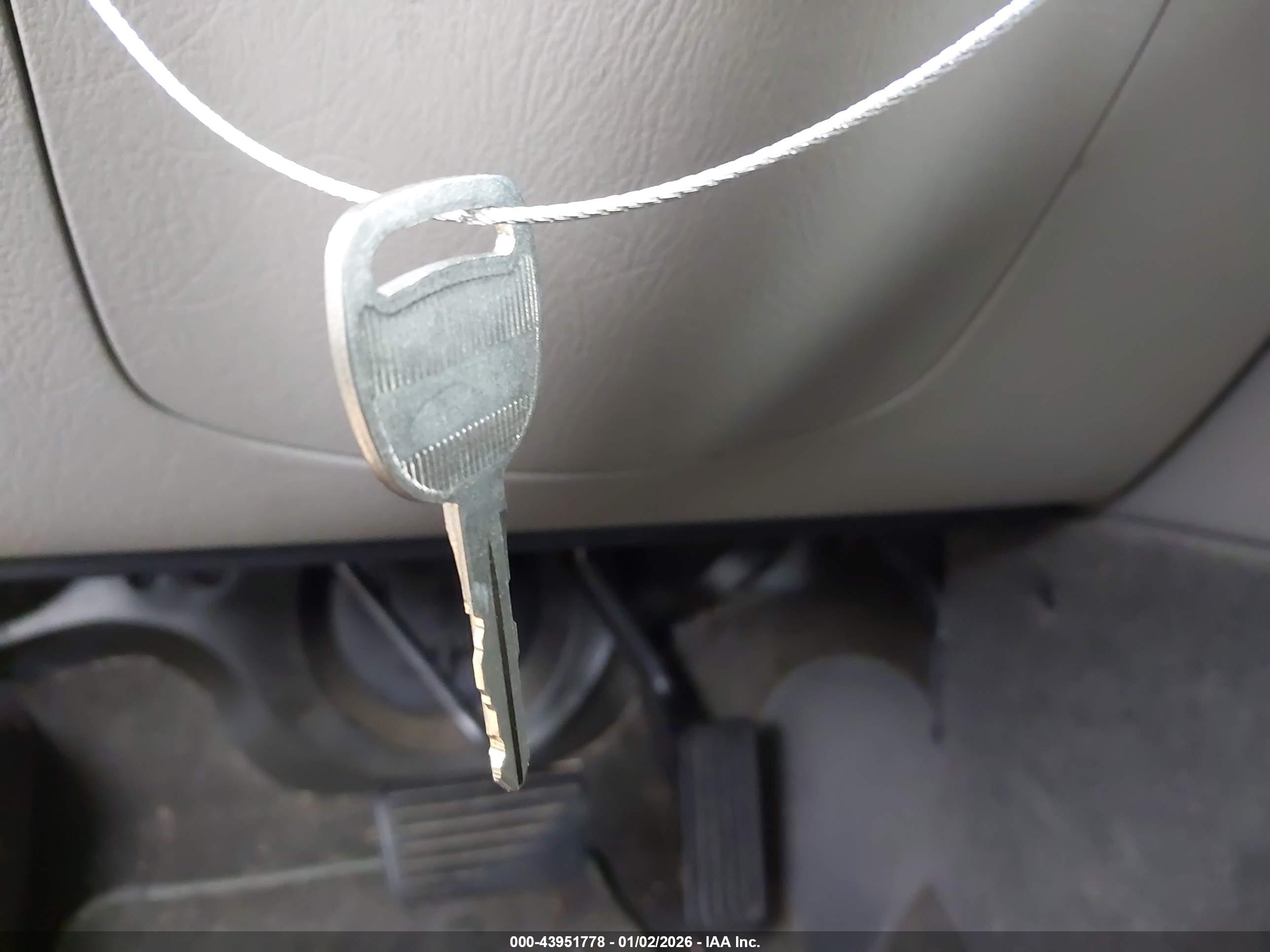 GMC ENVOY image 11