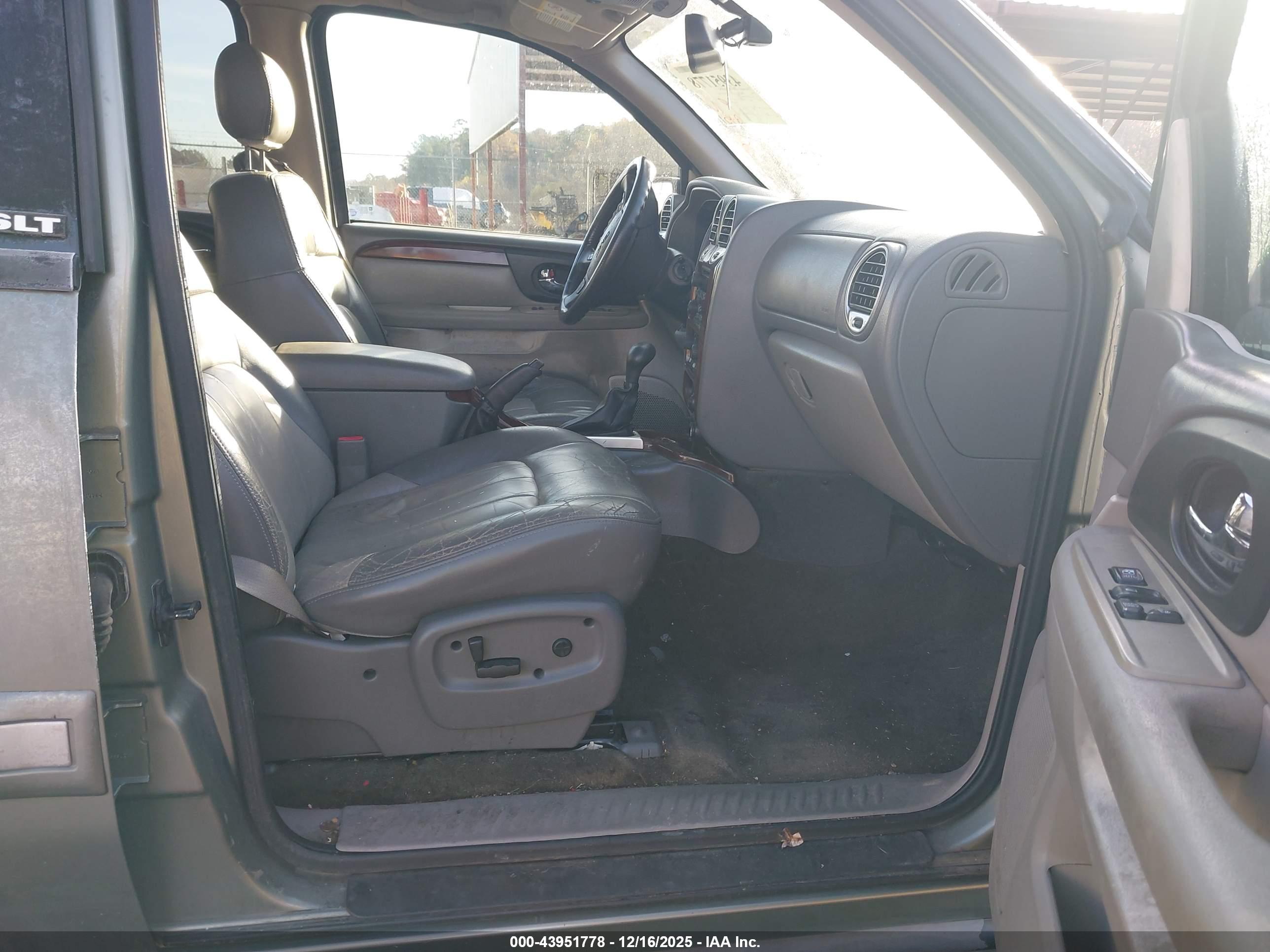 GMC ENVOY image 5
