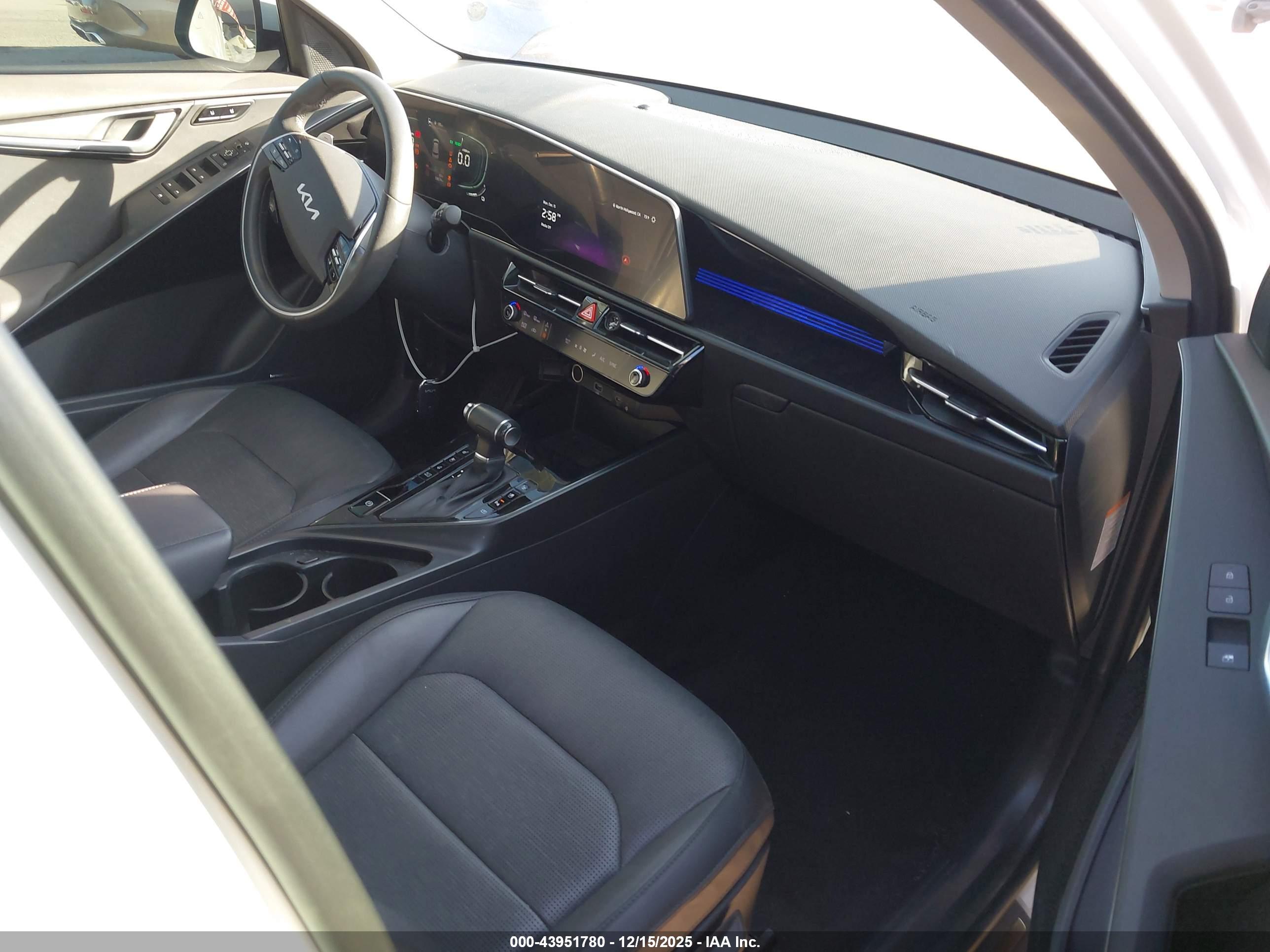 KIA NIRO image 5