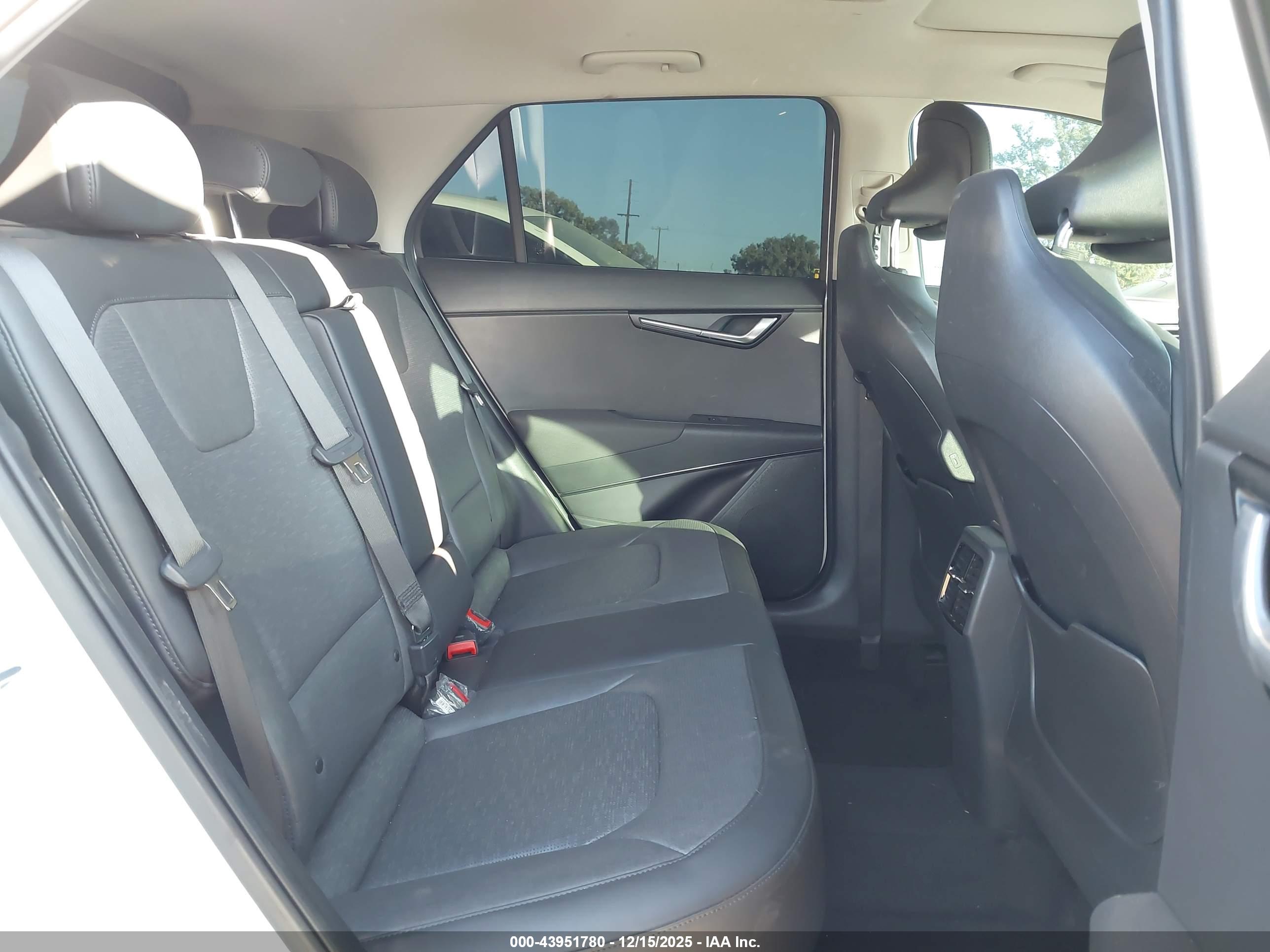 KIA NIRO image 8