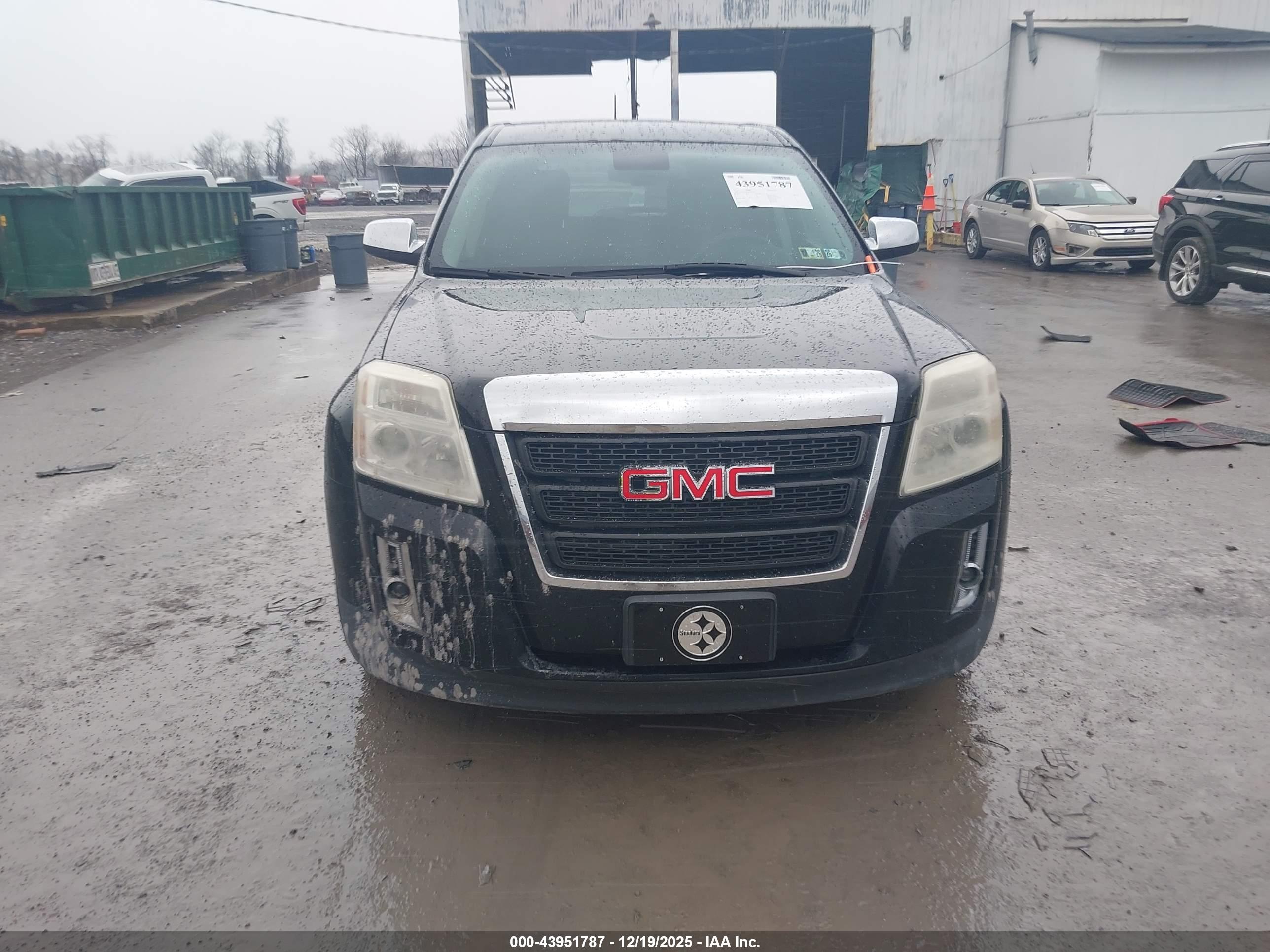 GMC TERRAIN image 6