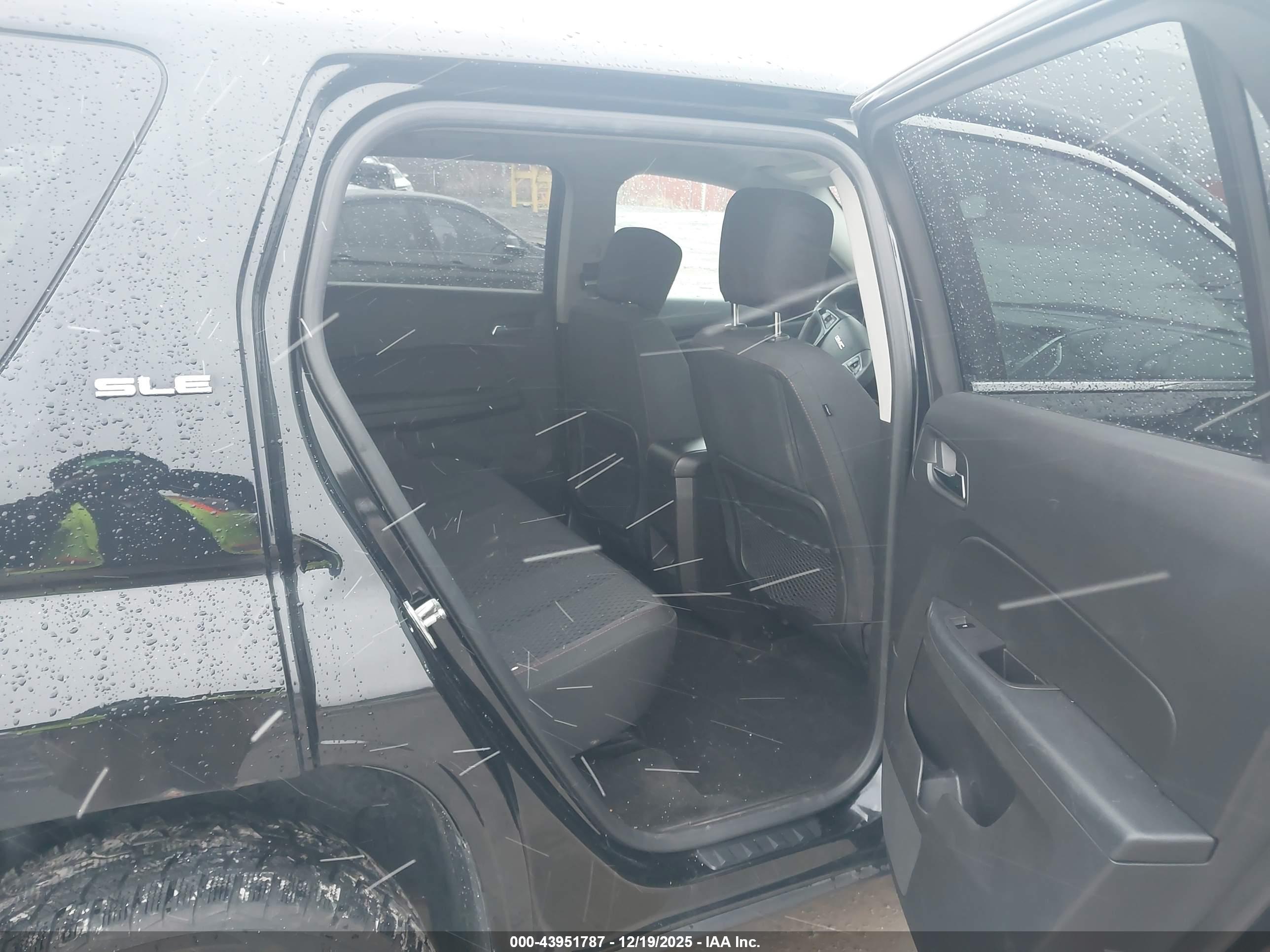 GMC TERRAIN image 8