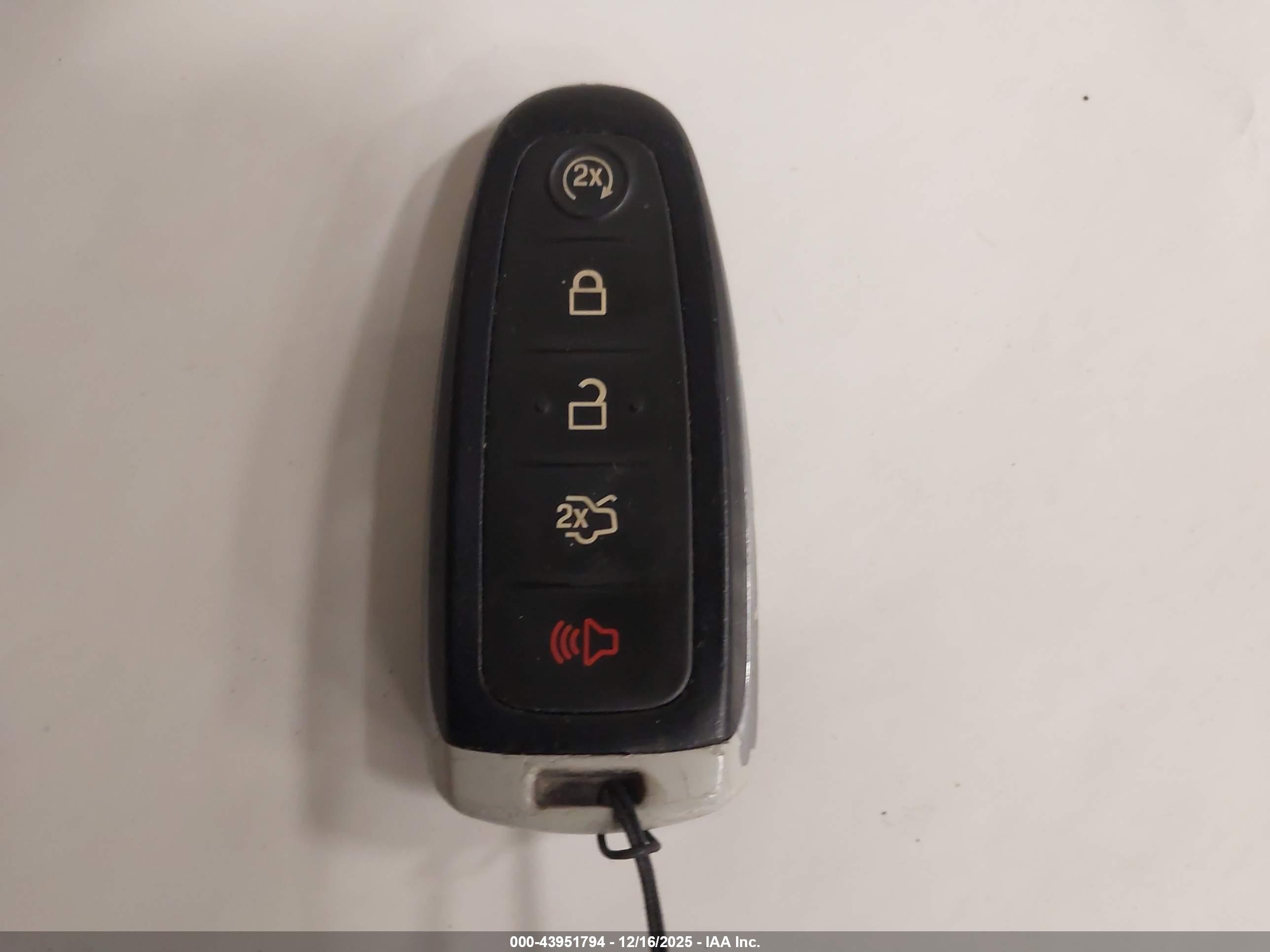 FORD C-MAX image 11