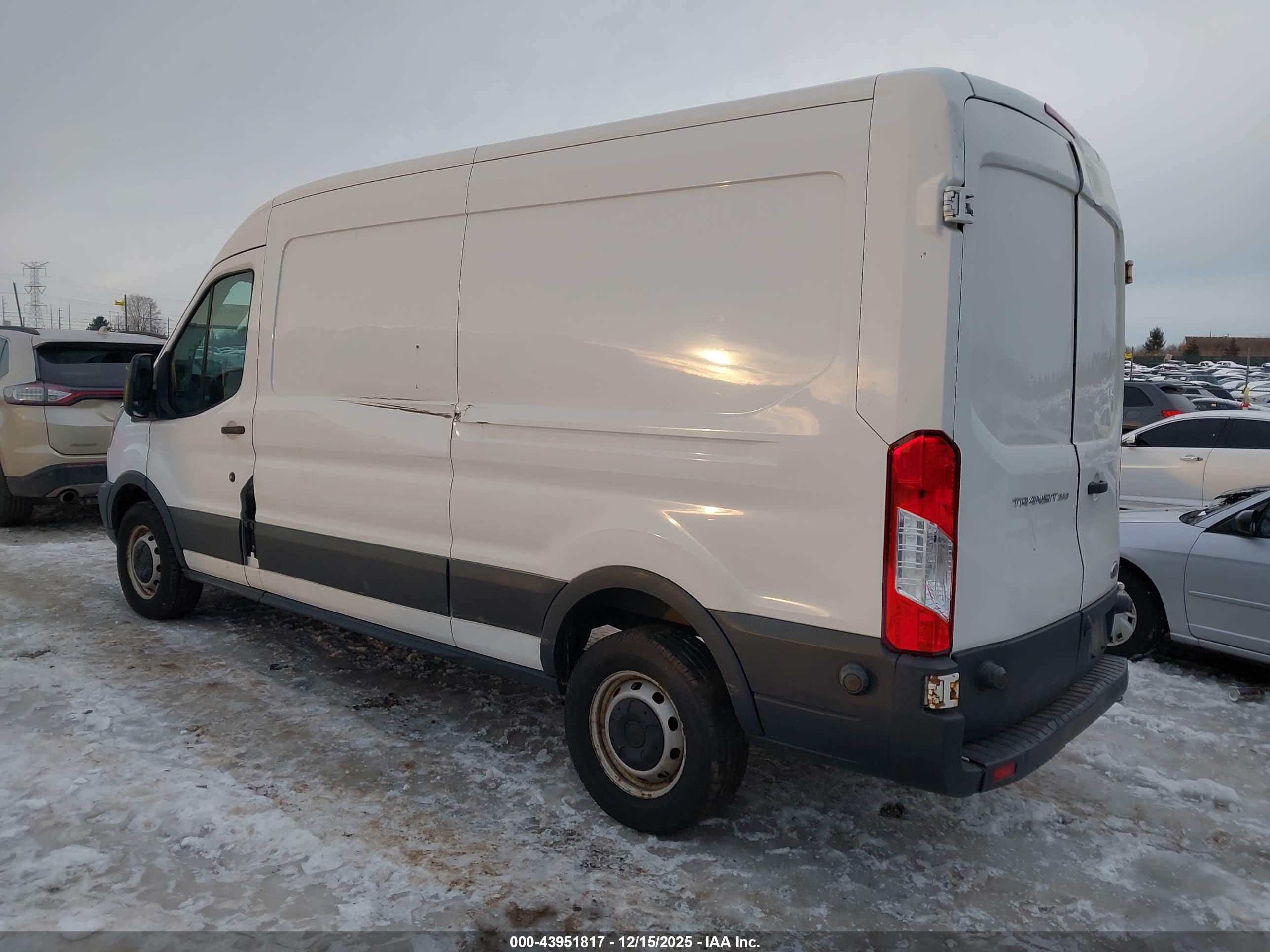 FORD TRANSIT-350 image 3