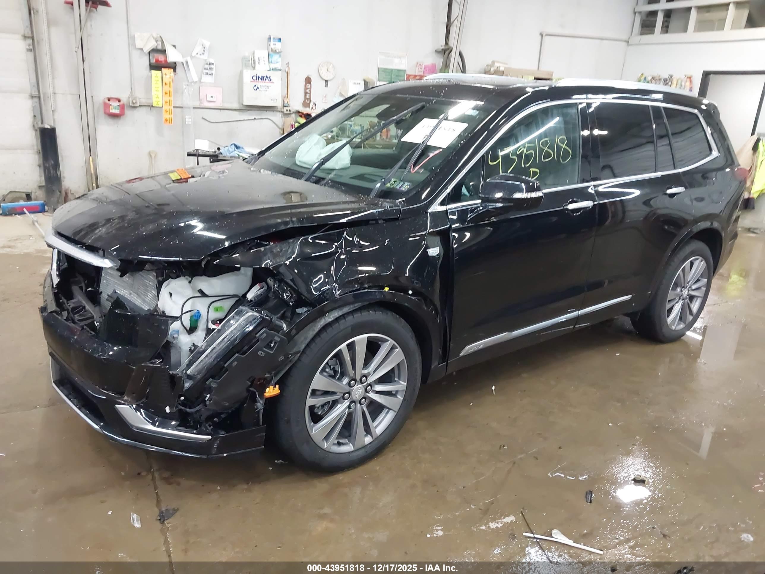 CADILLAC XT6 image 2