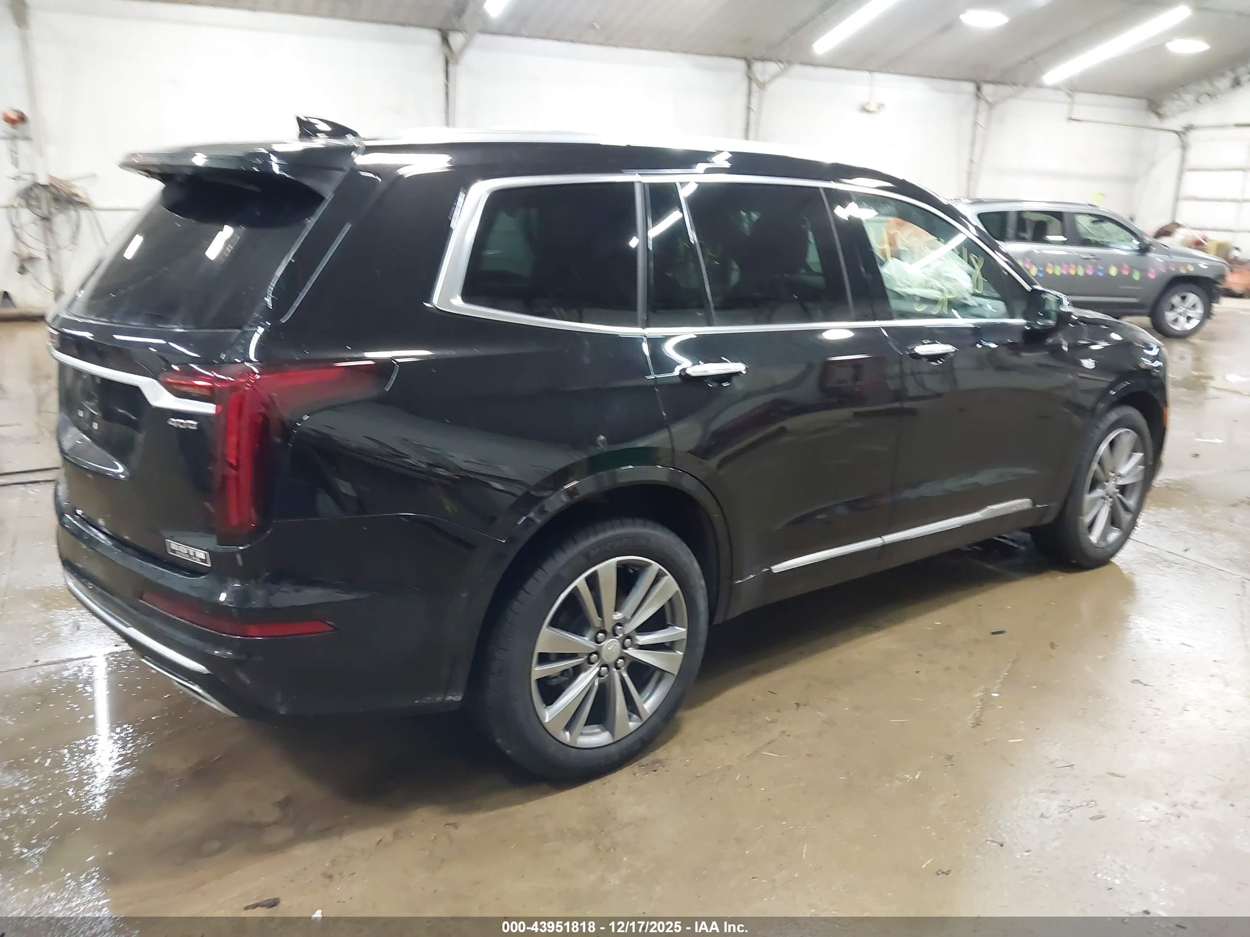 CADILLAC XT6 image 4