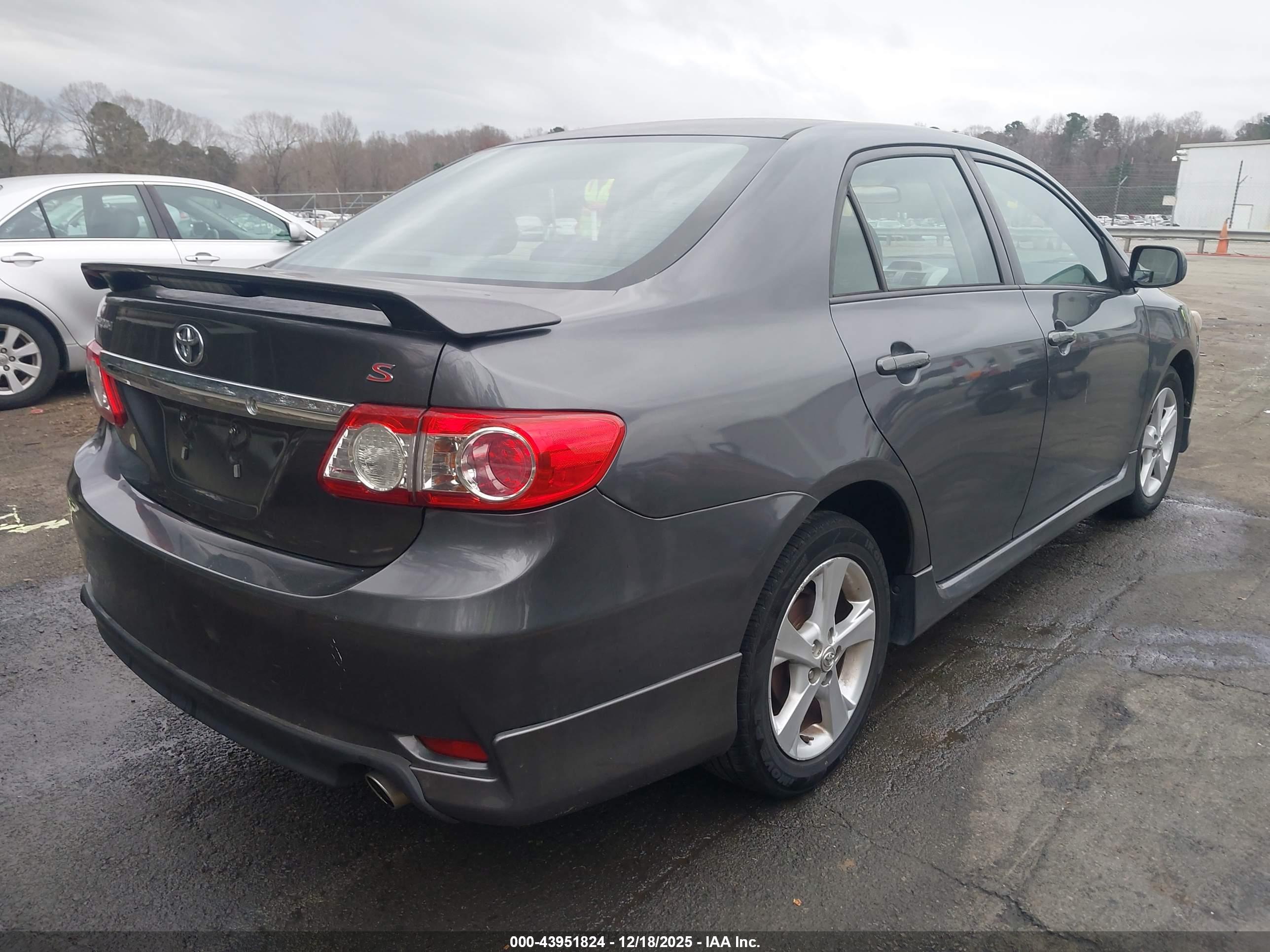 TOYOTA COROLLA image 4