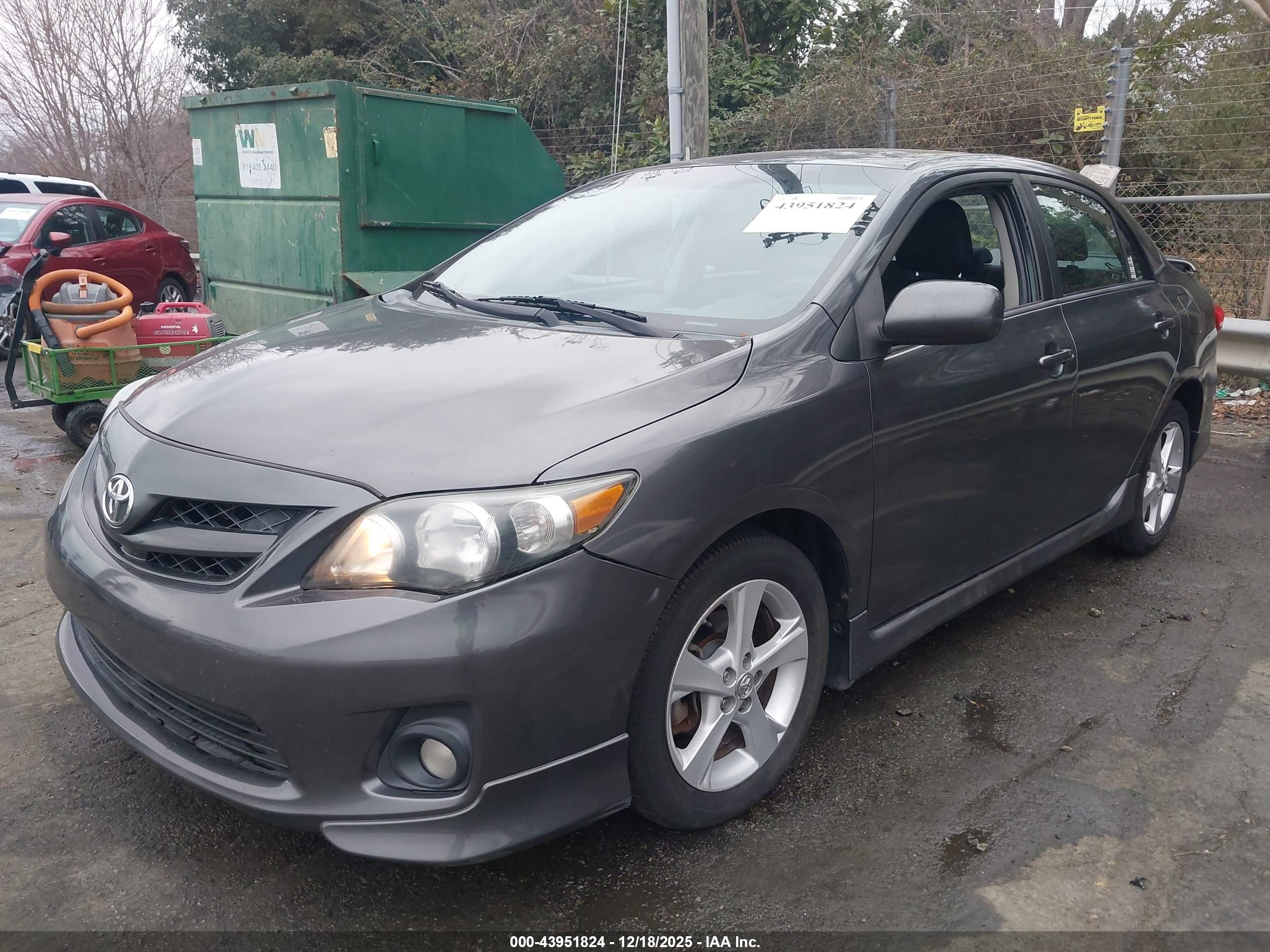 TOYOTA COROLLA image 6
