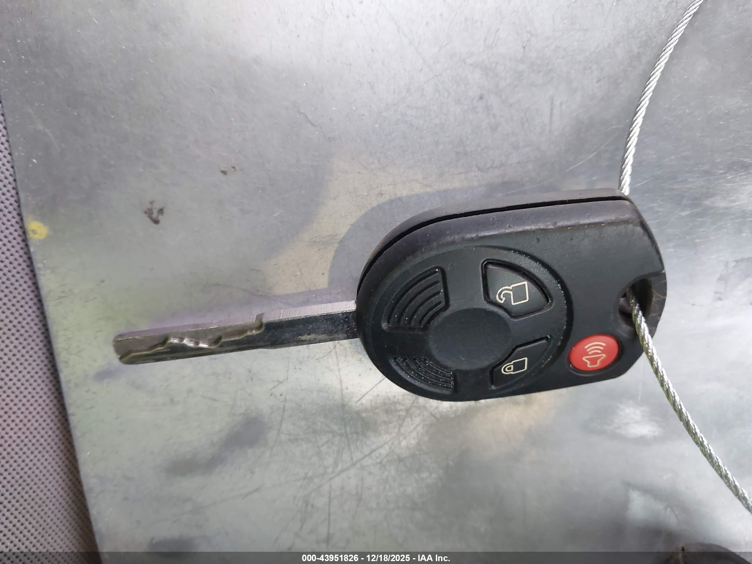 FORD ESCAPE image 11