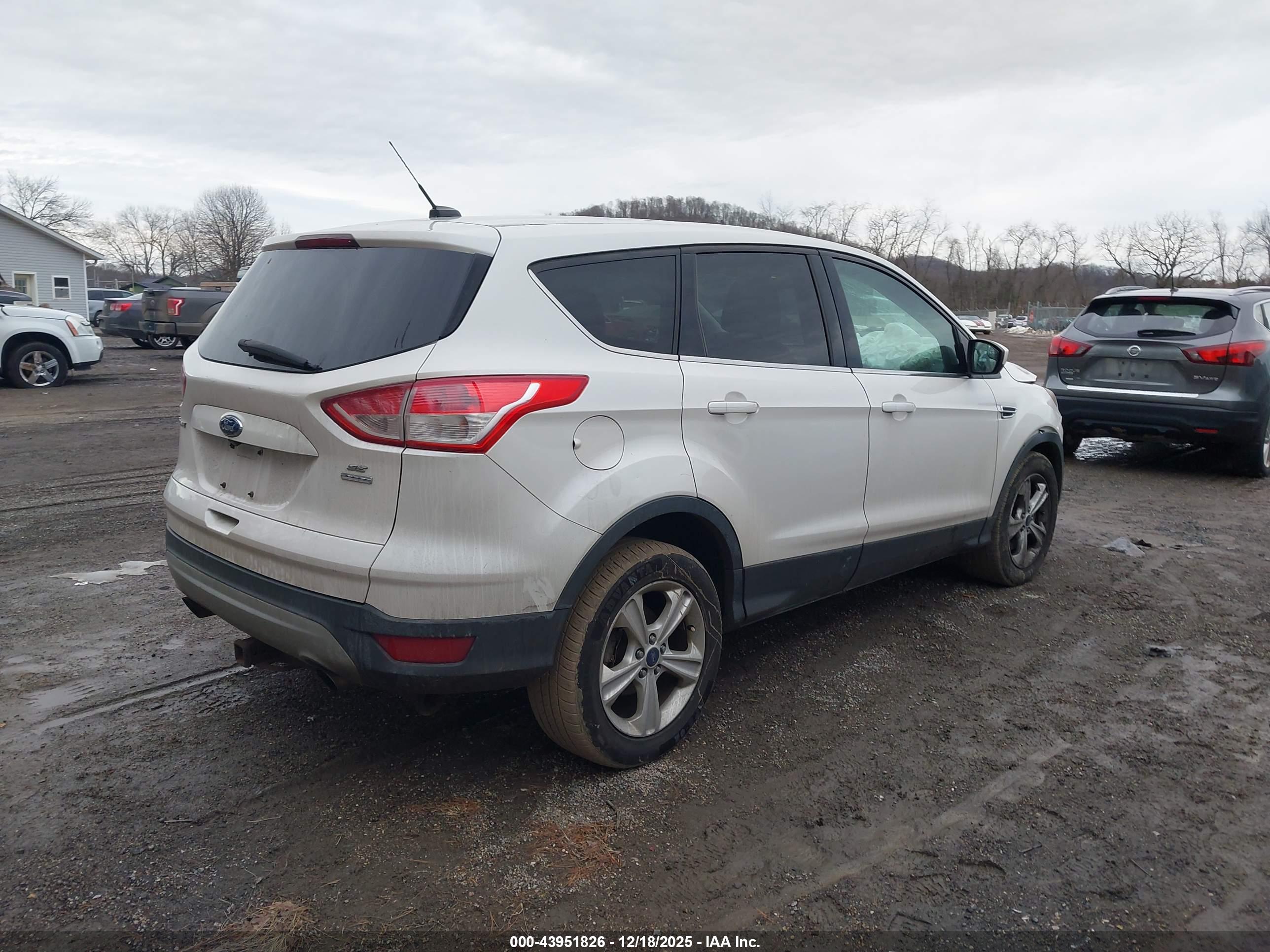 FORD ESCAPE image 4