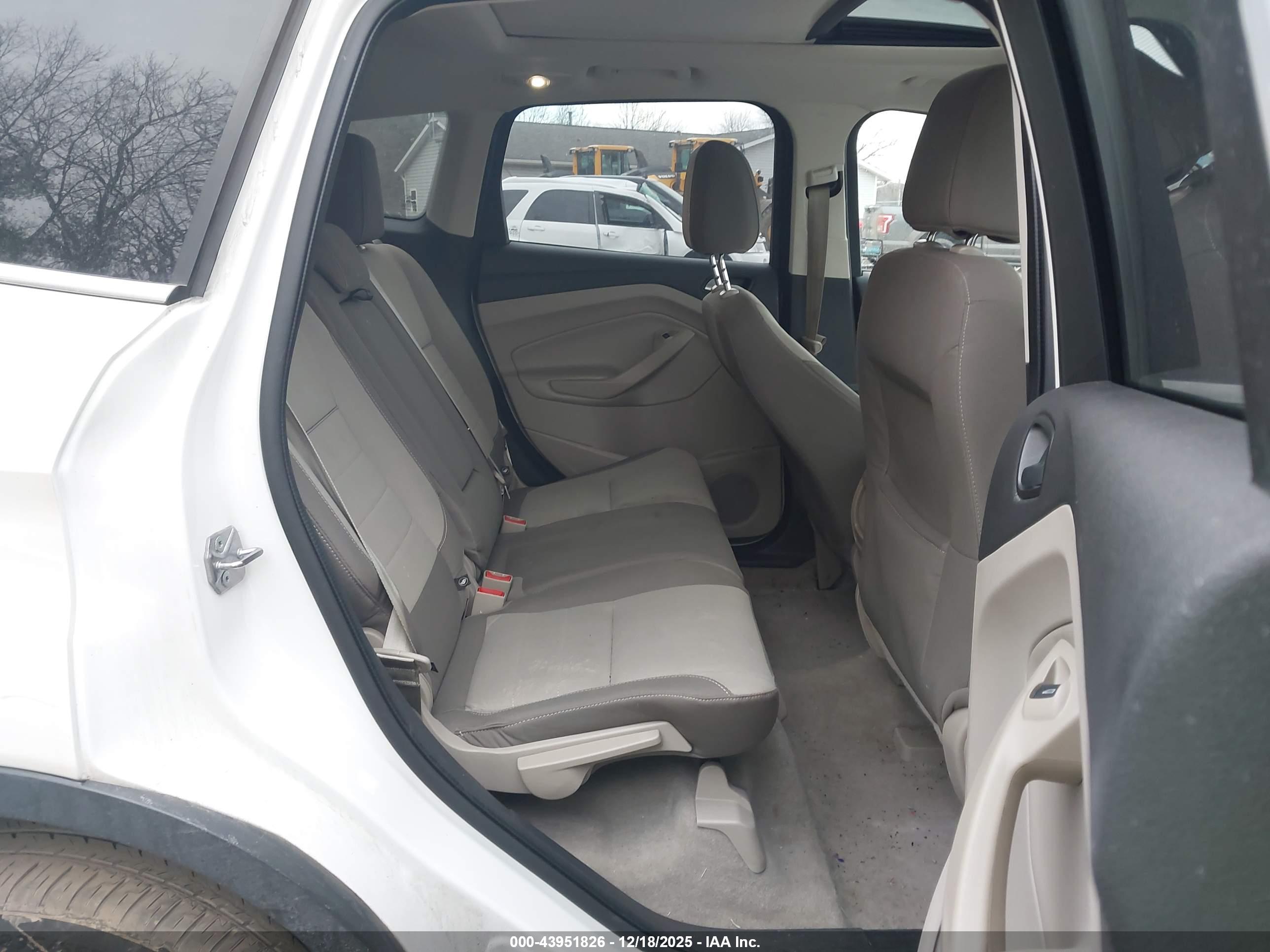 FORD ESCAPE image 8