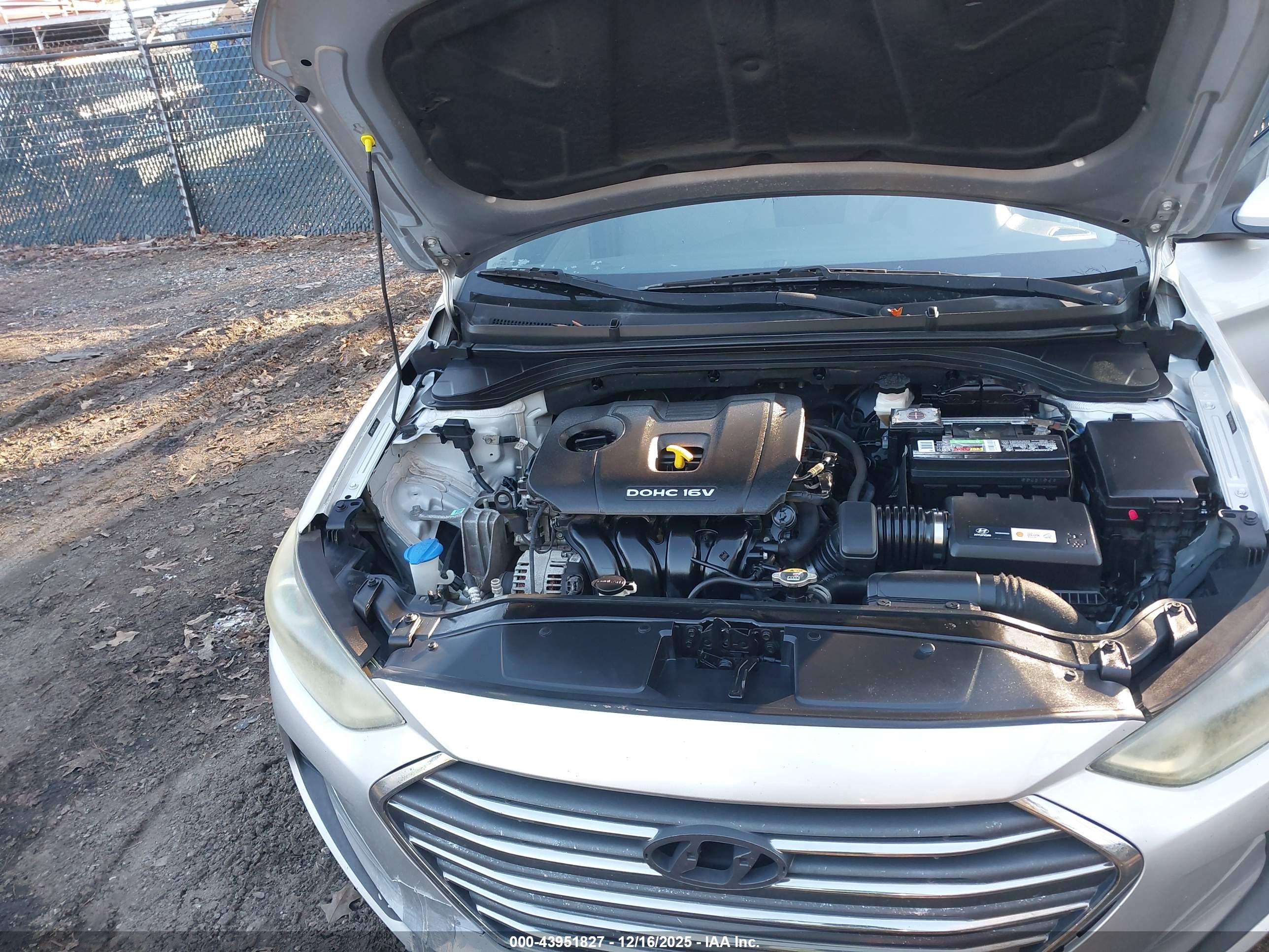 HYUNDAI ELANTRA image 10