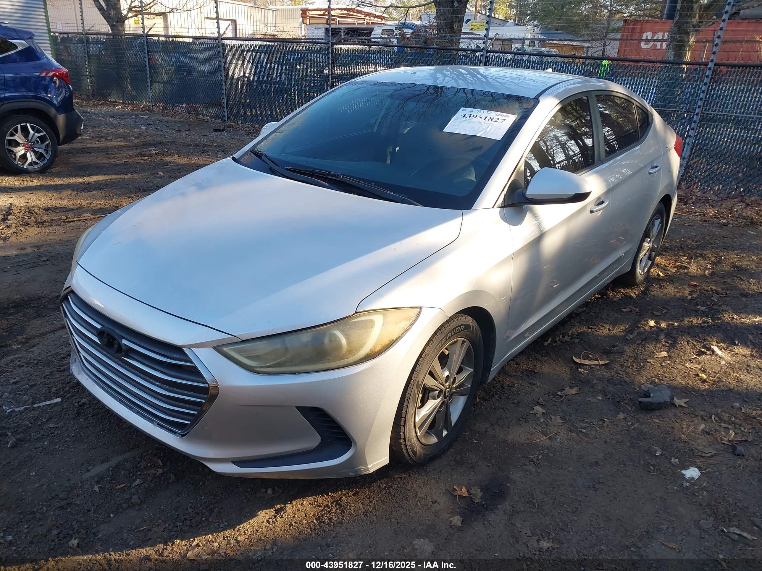 HYUNDAI ELANTRA image 2