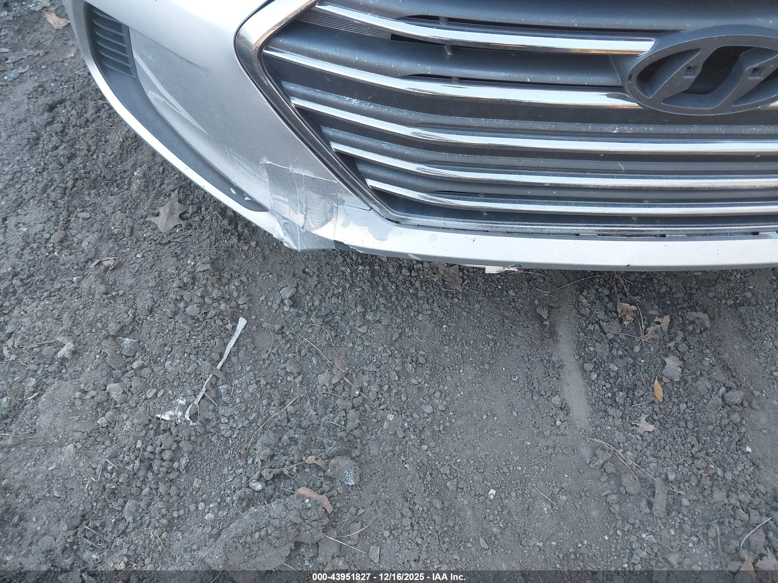 HYUNDAI ELANTRA image 6