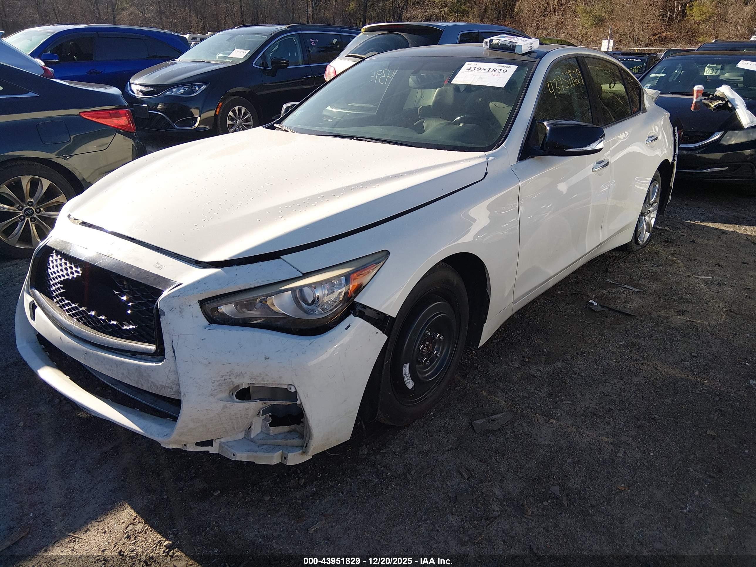 INFINITI Q50 image 2