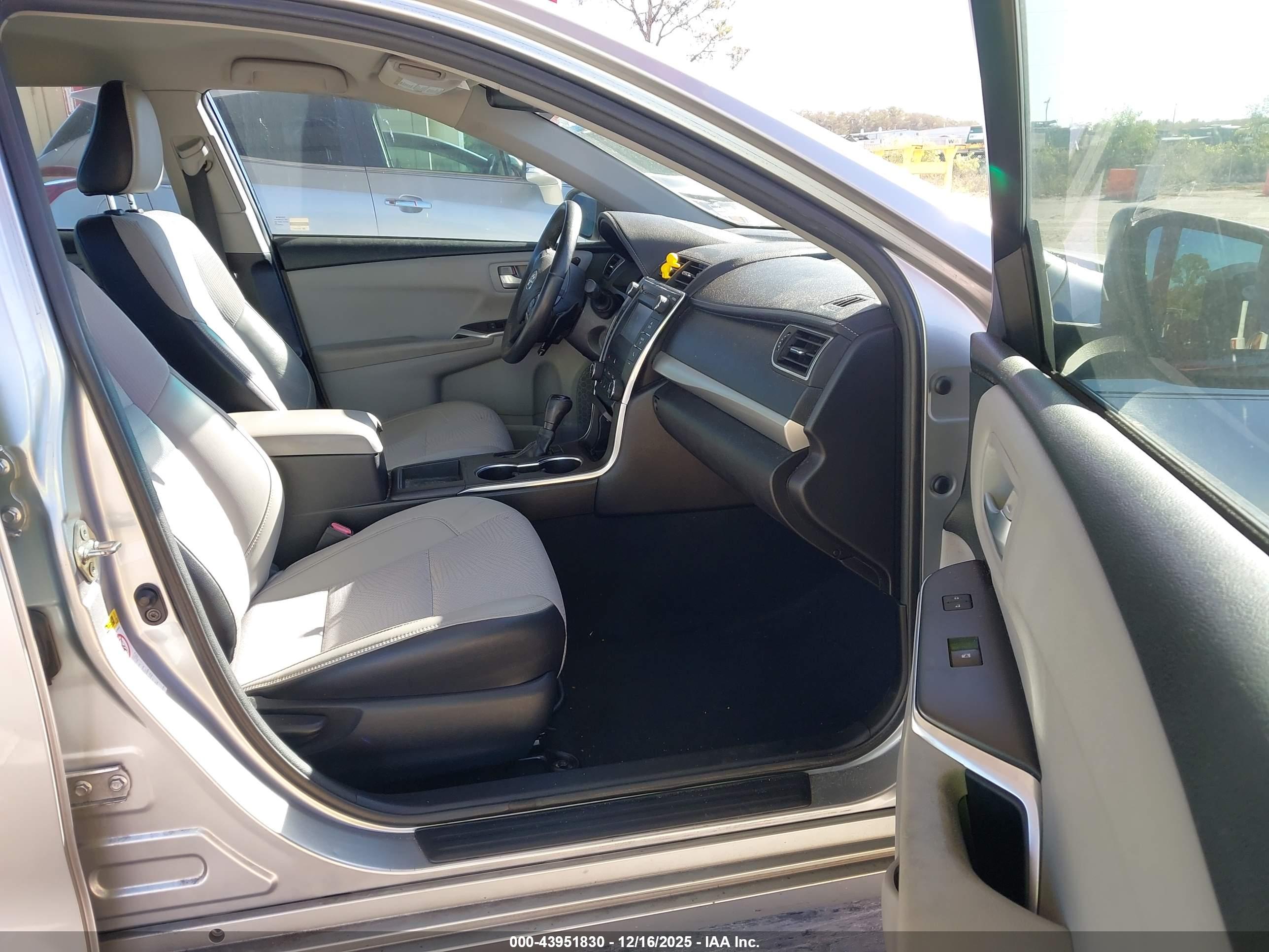TOYOTA CAMRY image 5