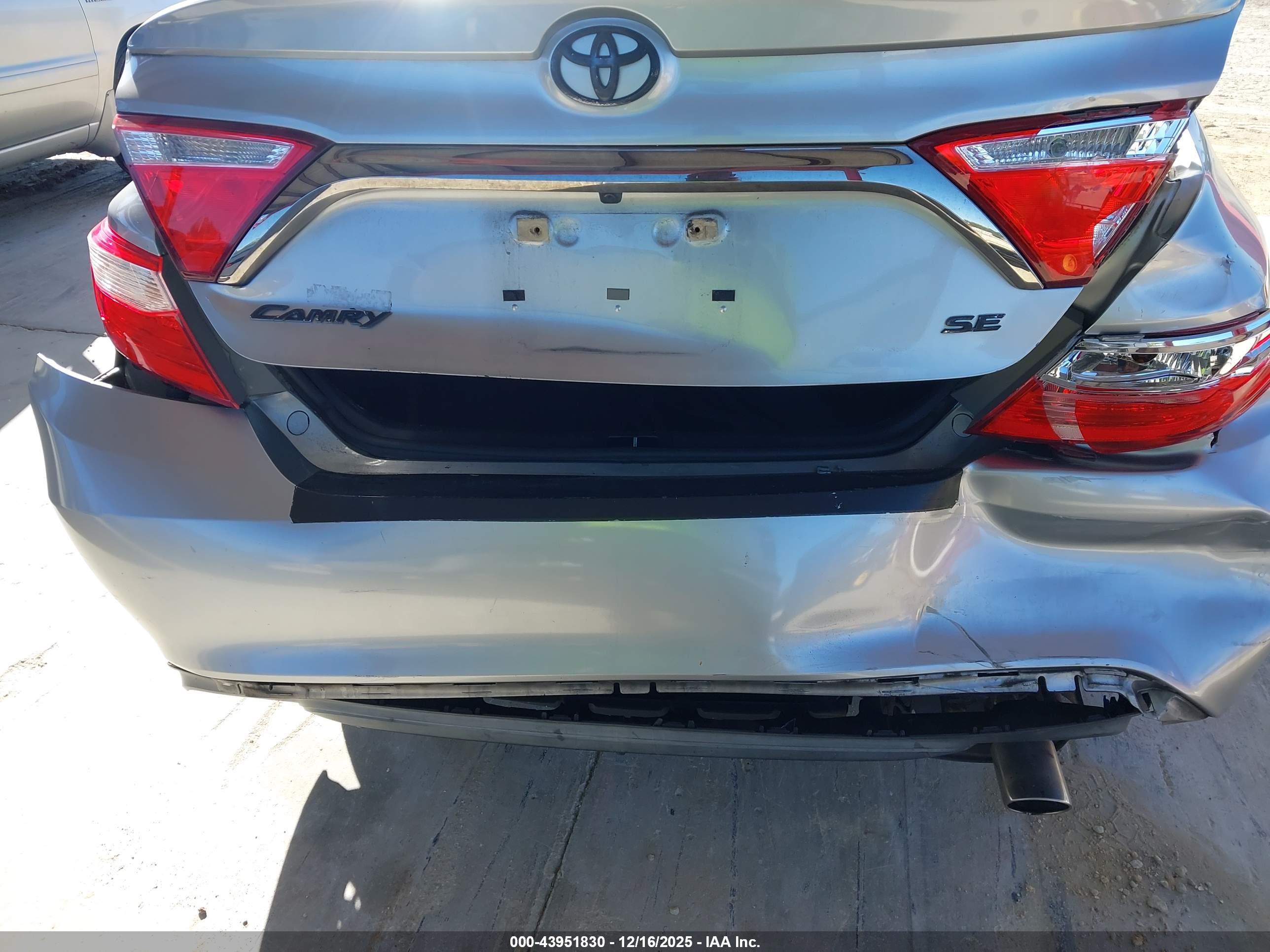 TOYOTA CAMRY image 6