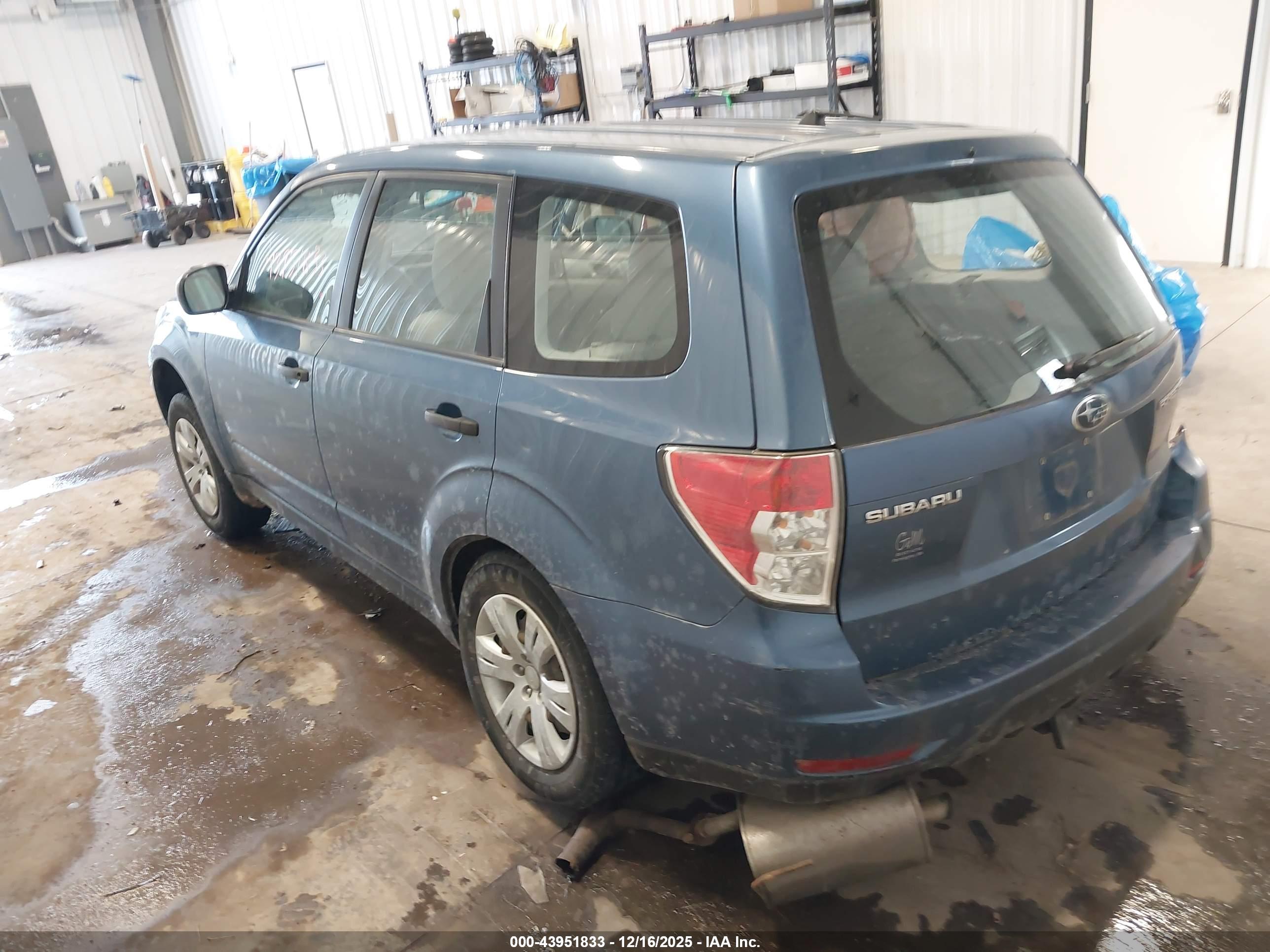 SUBARU FORESTER image 3