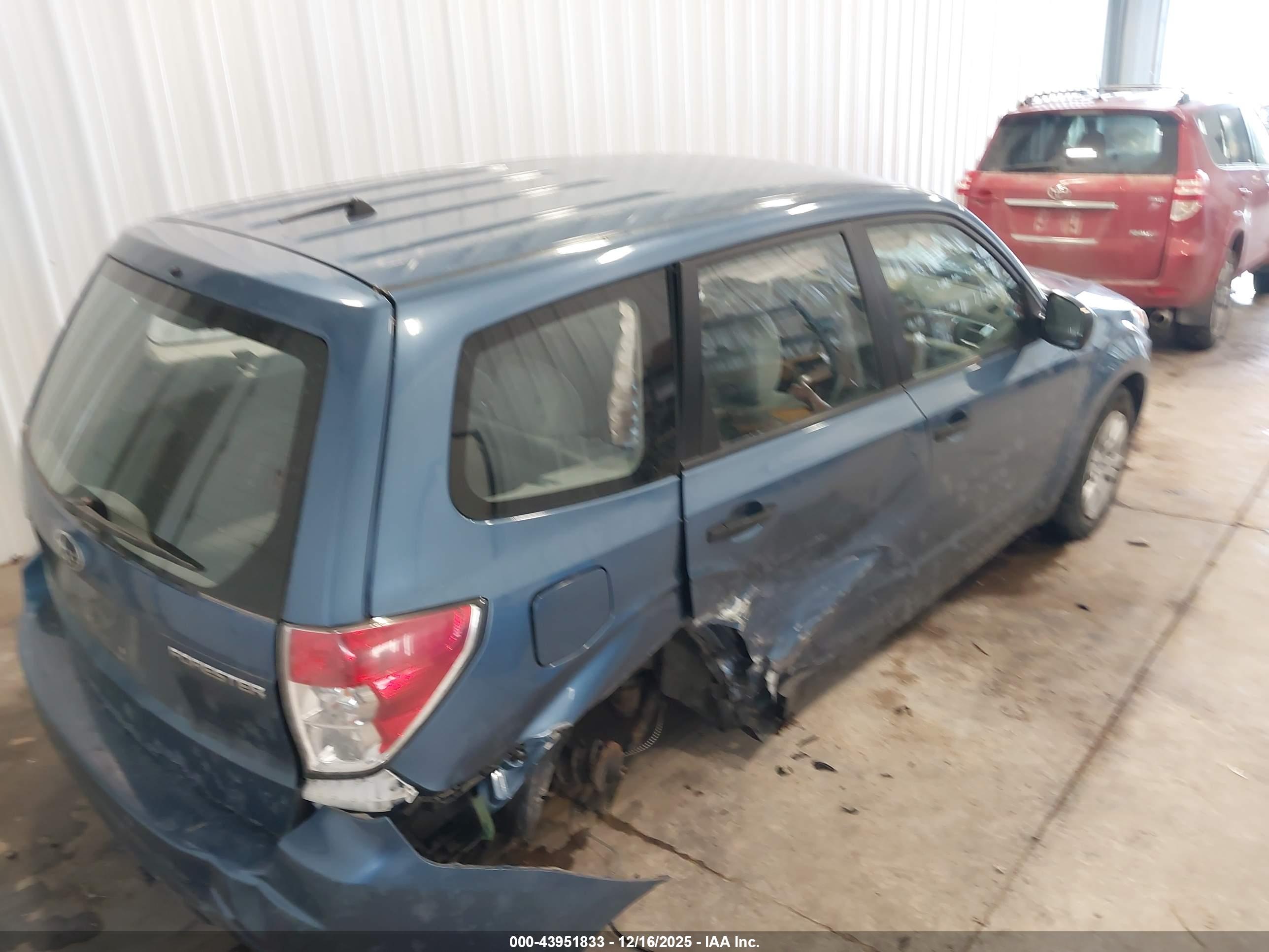 SUBARU FORESTER image 4
