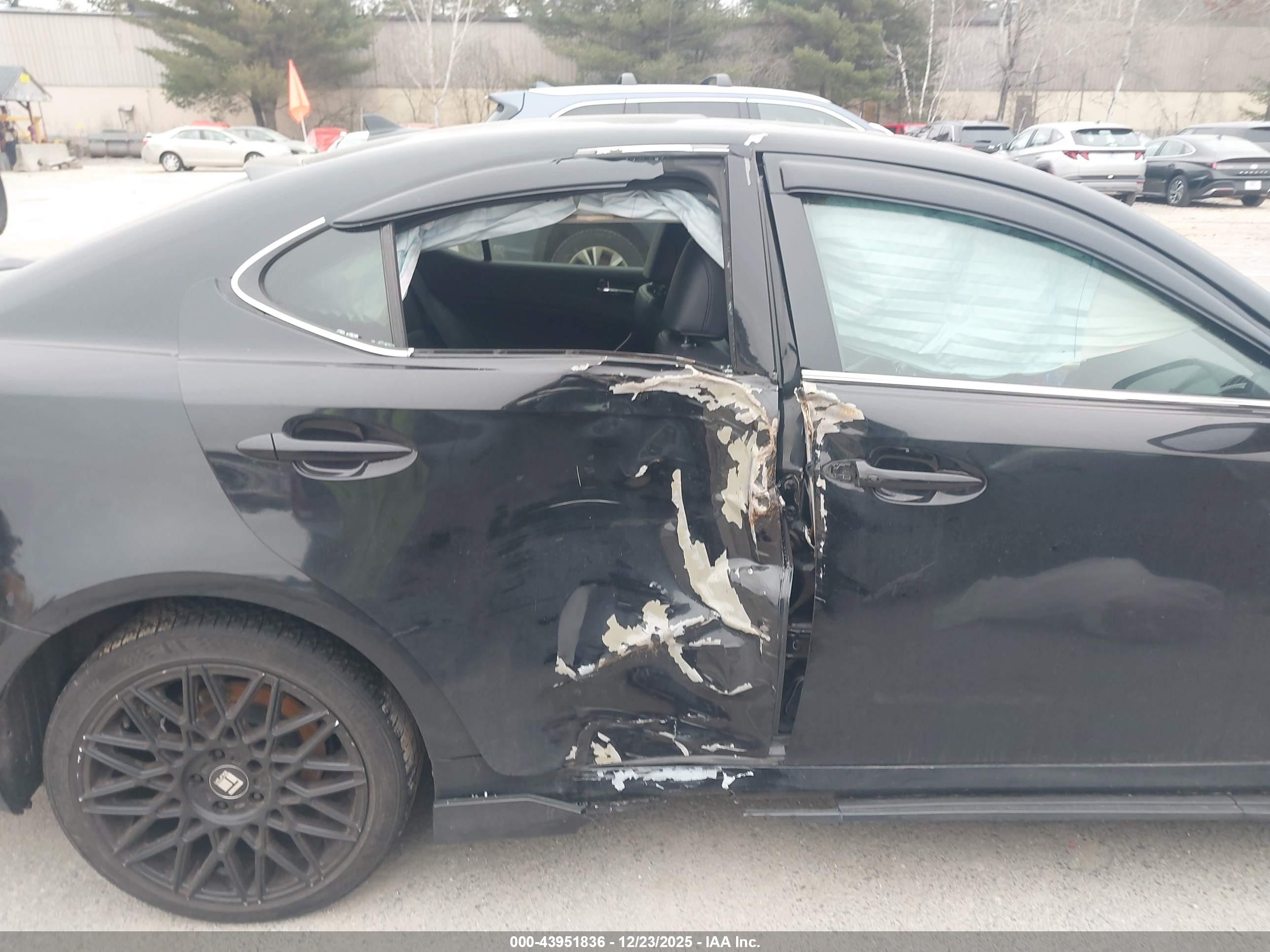 LEXUS IS image 6