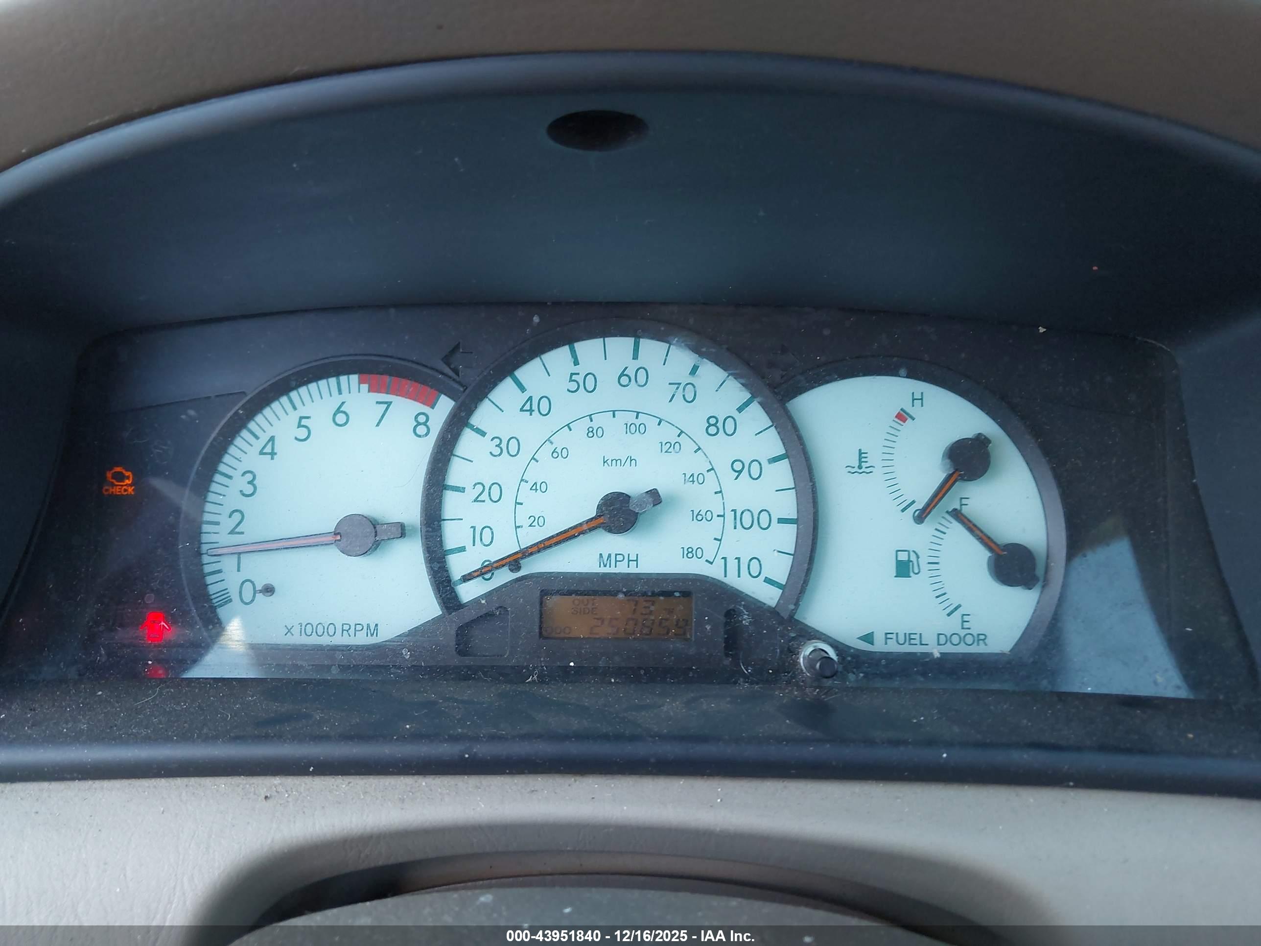 TOYOTA COROLLA image 7