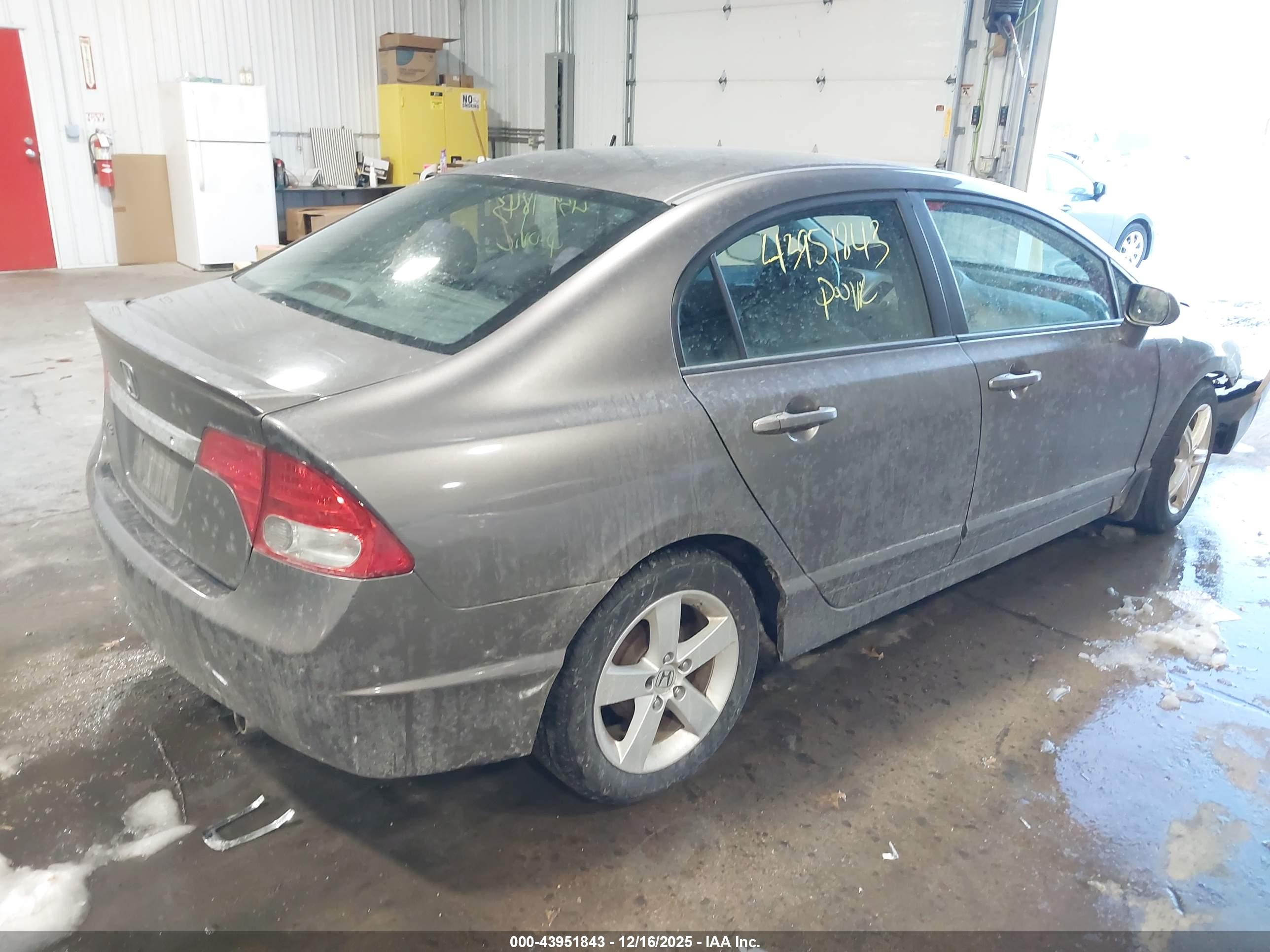 HONDA CIVIC image 4