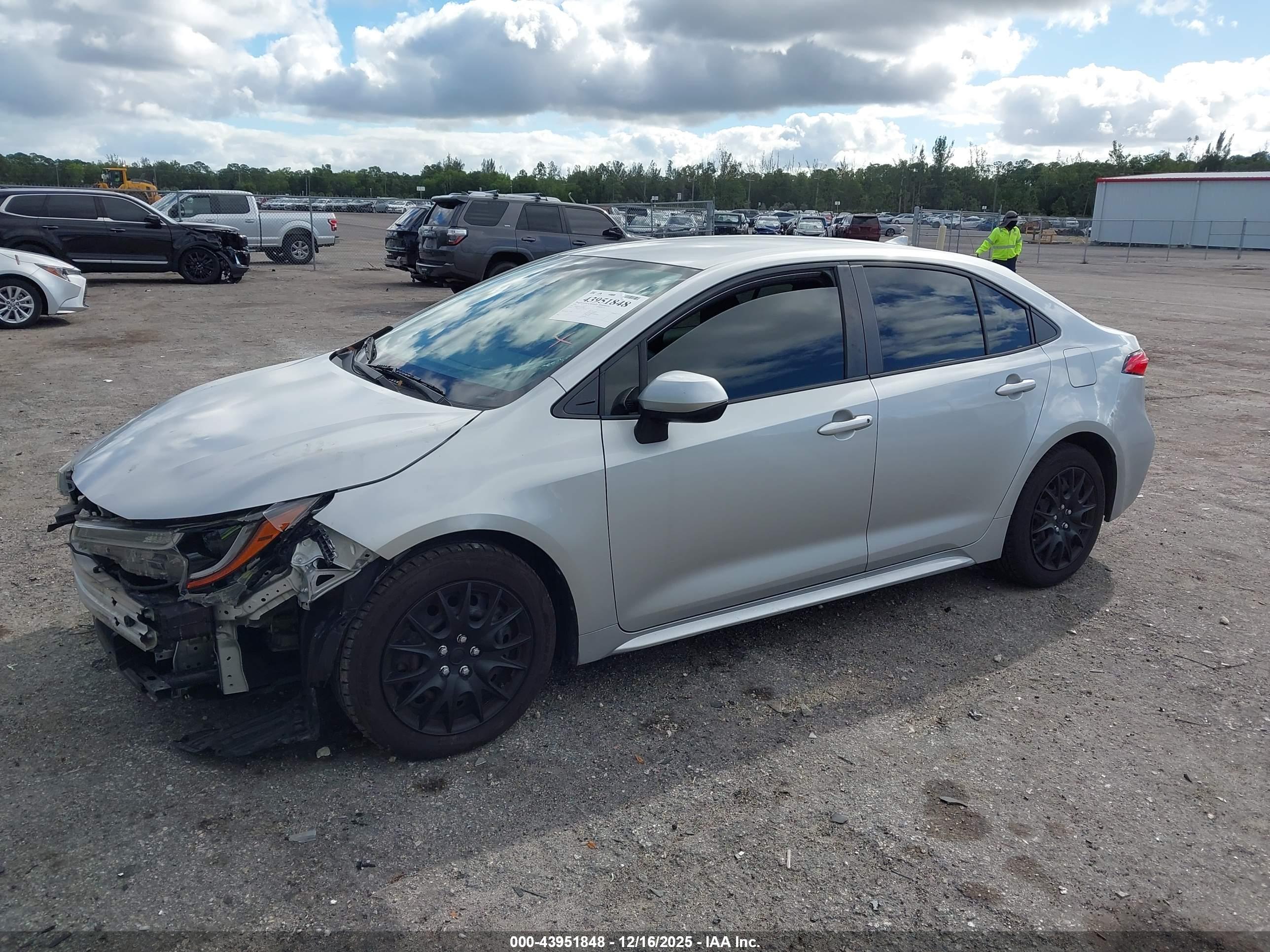 TOYOTA COROLLA image 2