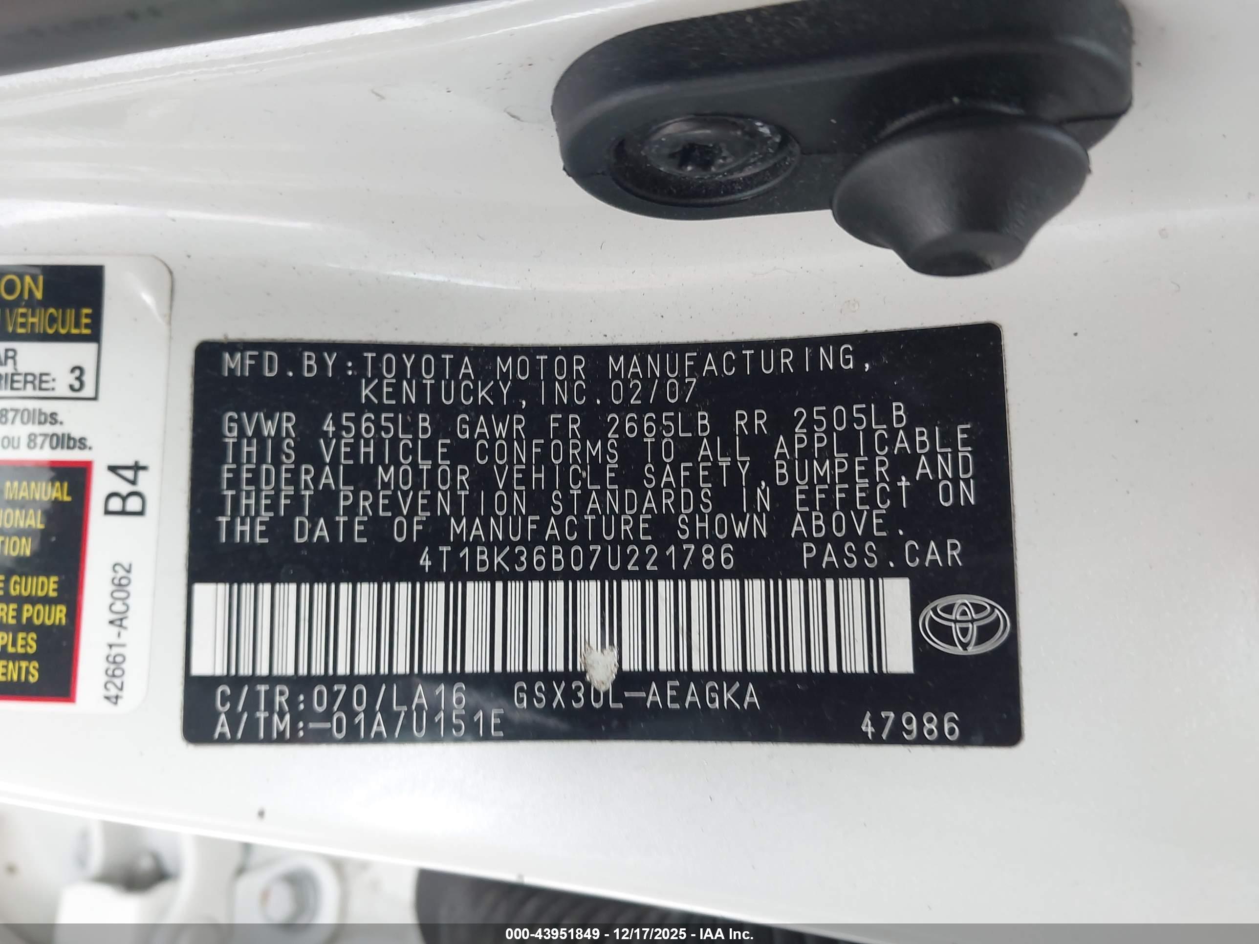 TOYOTA AVALON image 9