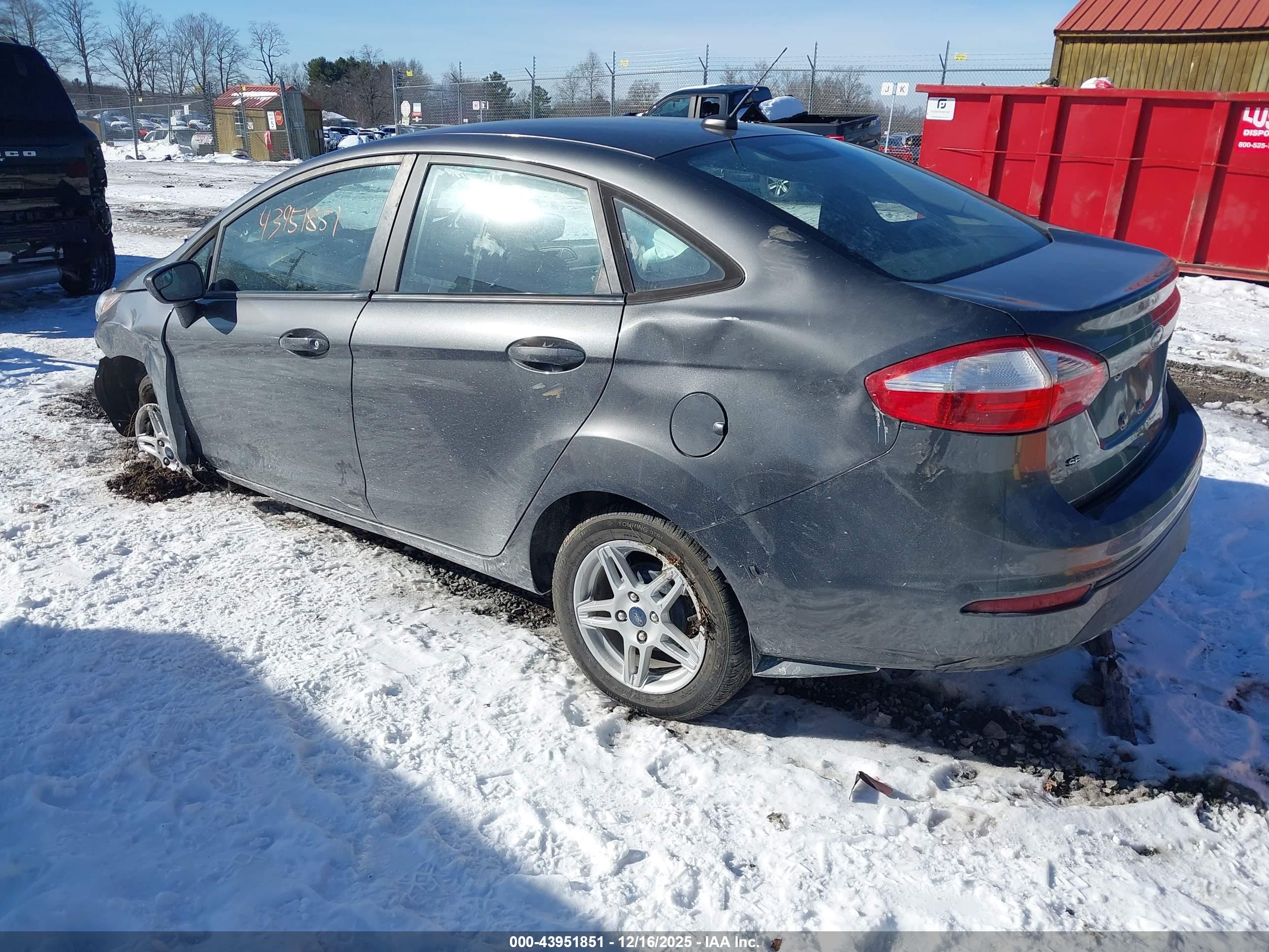 FORD FIESTA image 3
