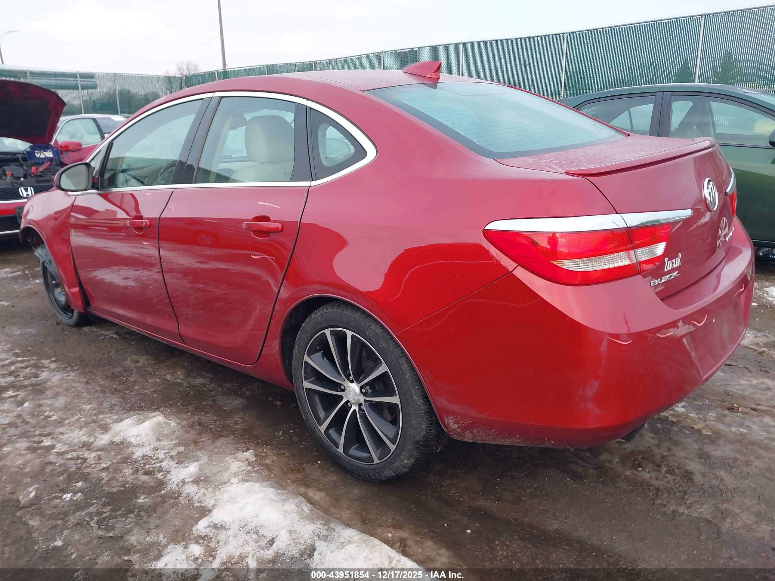 BUICK VERANO image 3