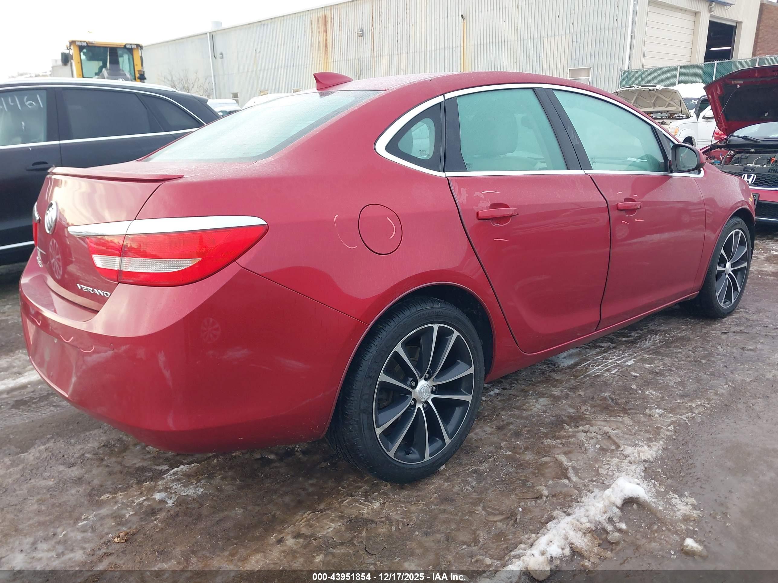 BUICK VERANO image 4