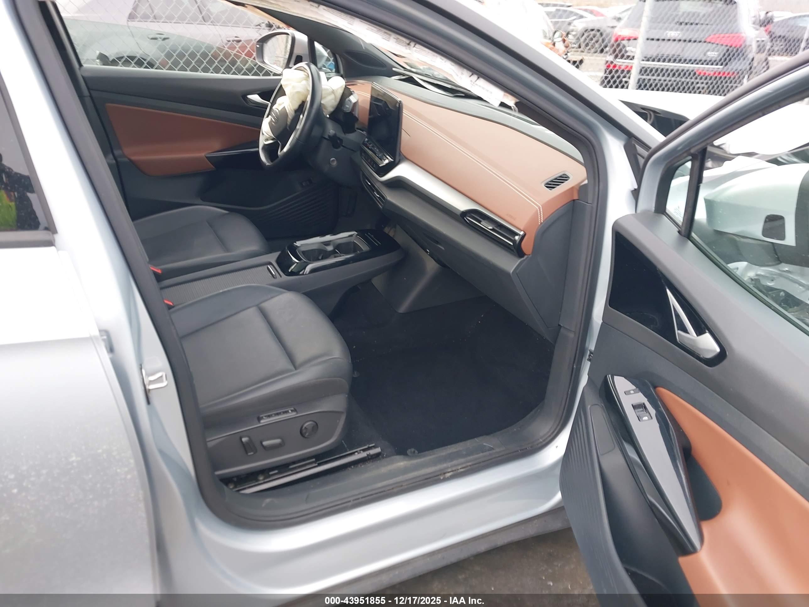 VOLKSWAGEN ID.4 image 5
