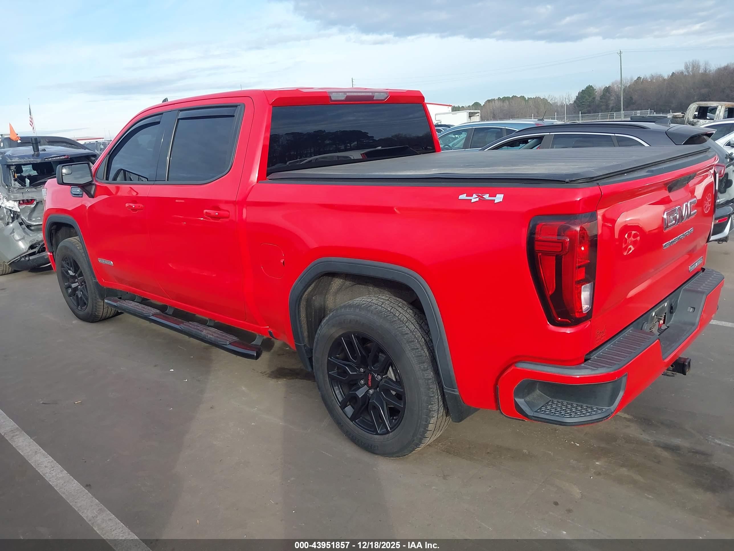 GMC SIERRA image 3