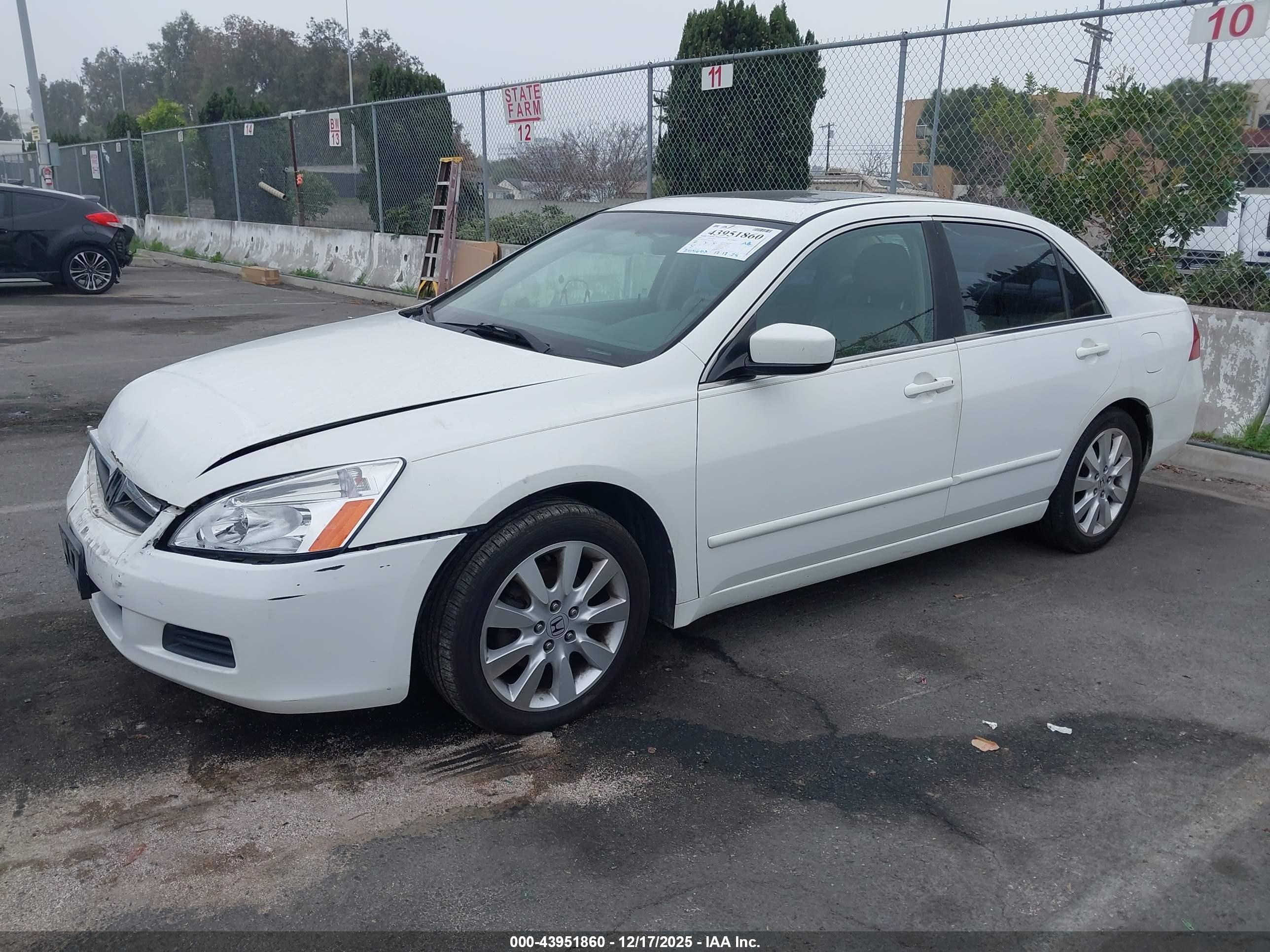 HONDA ACCORD image 2