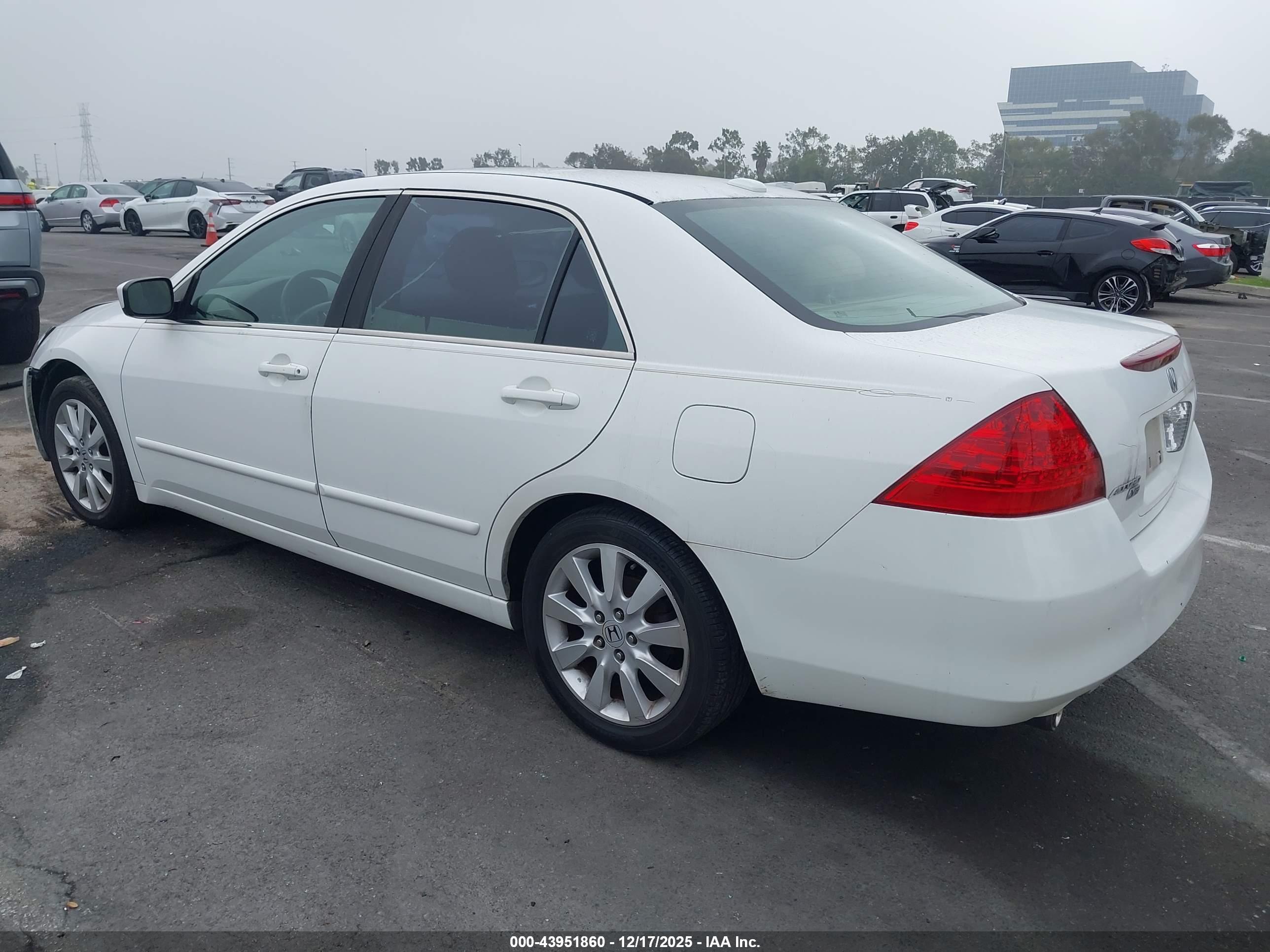 HONDA ACCORD image 3