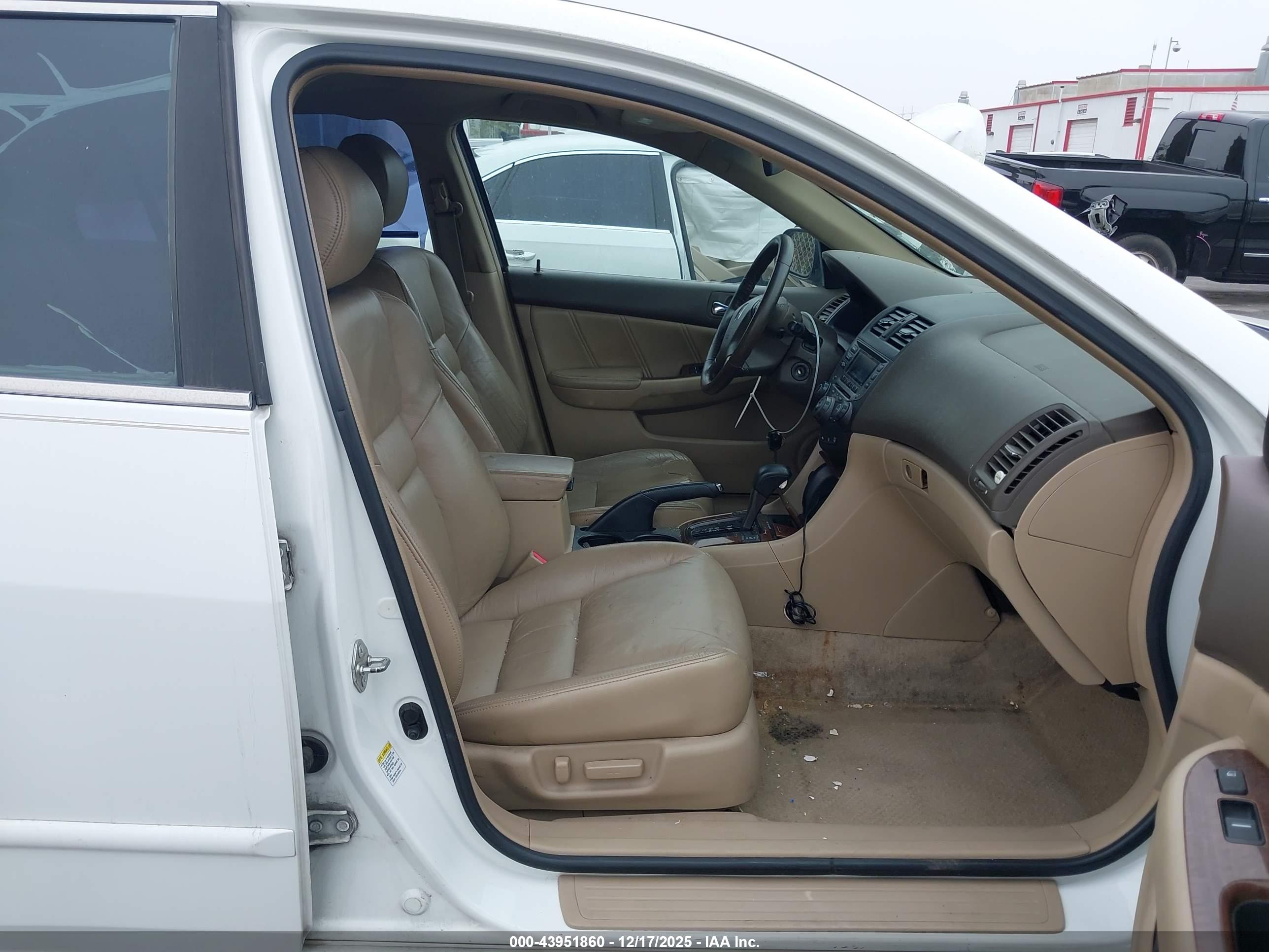 HONDA ACCORD image 5