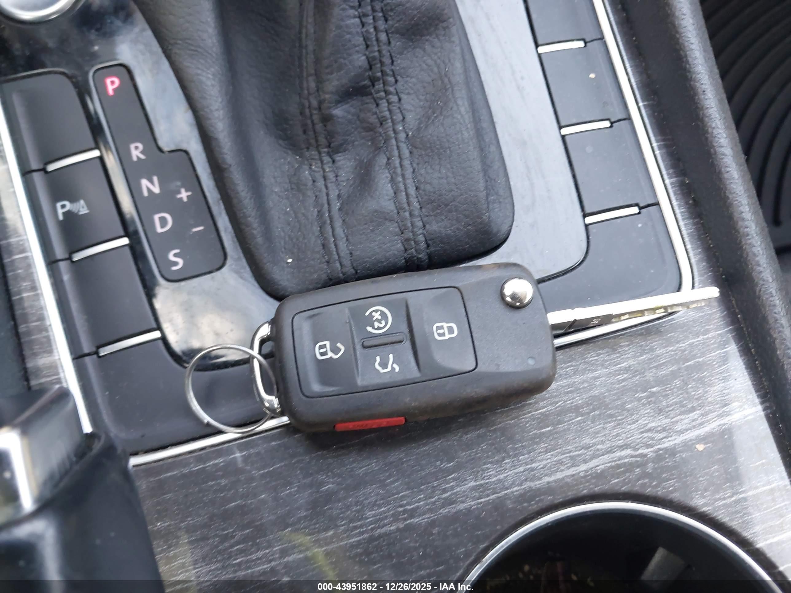 VOLKSWAGEN PASSAT image 11