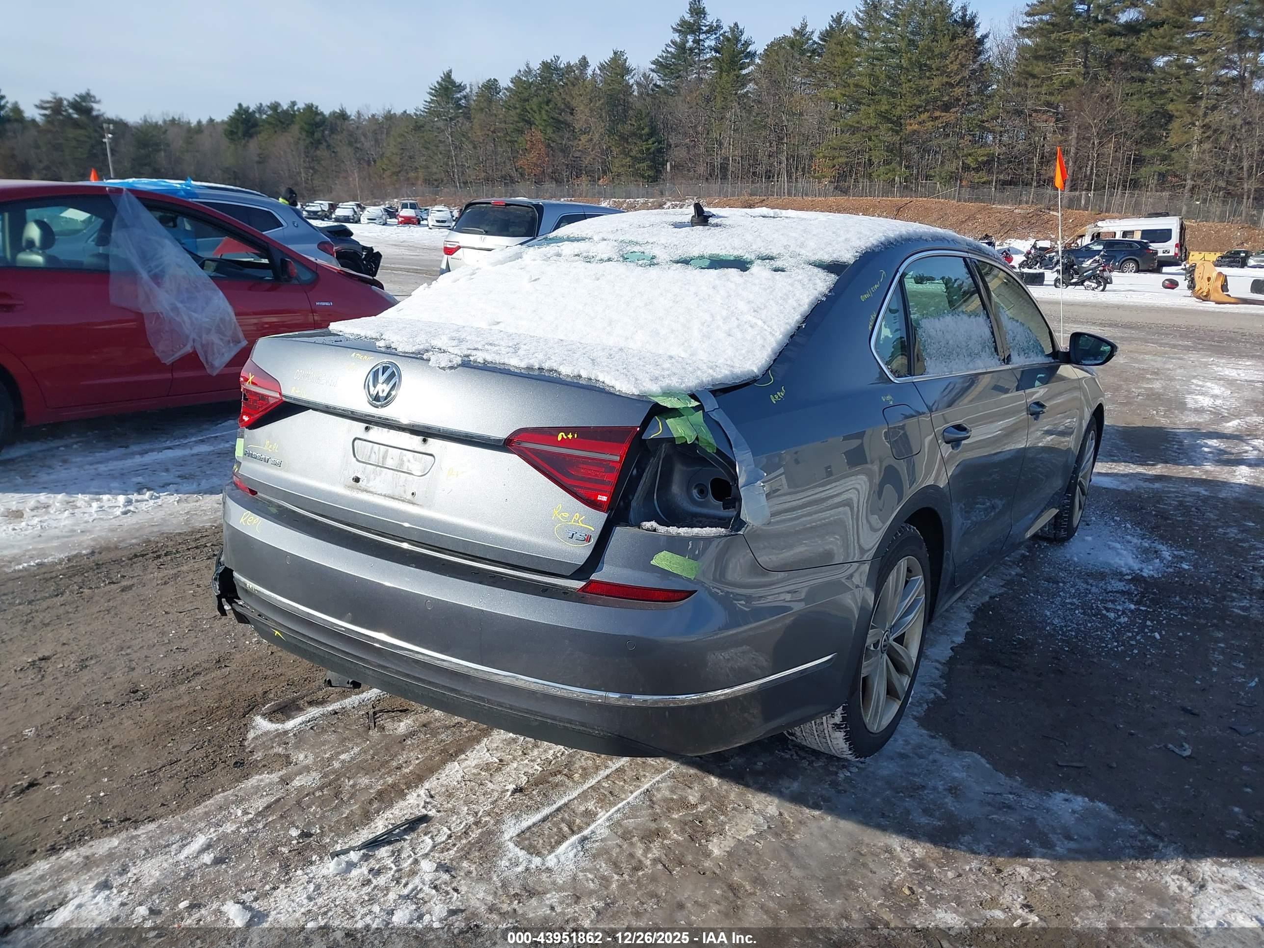 VOLKSWAGEN PASSAT image 4