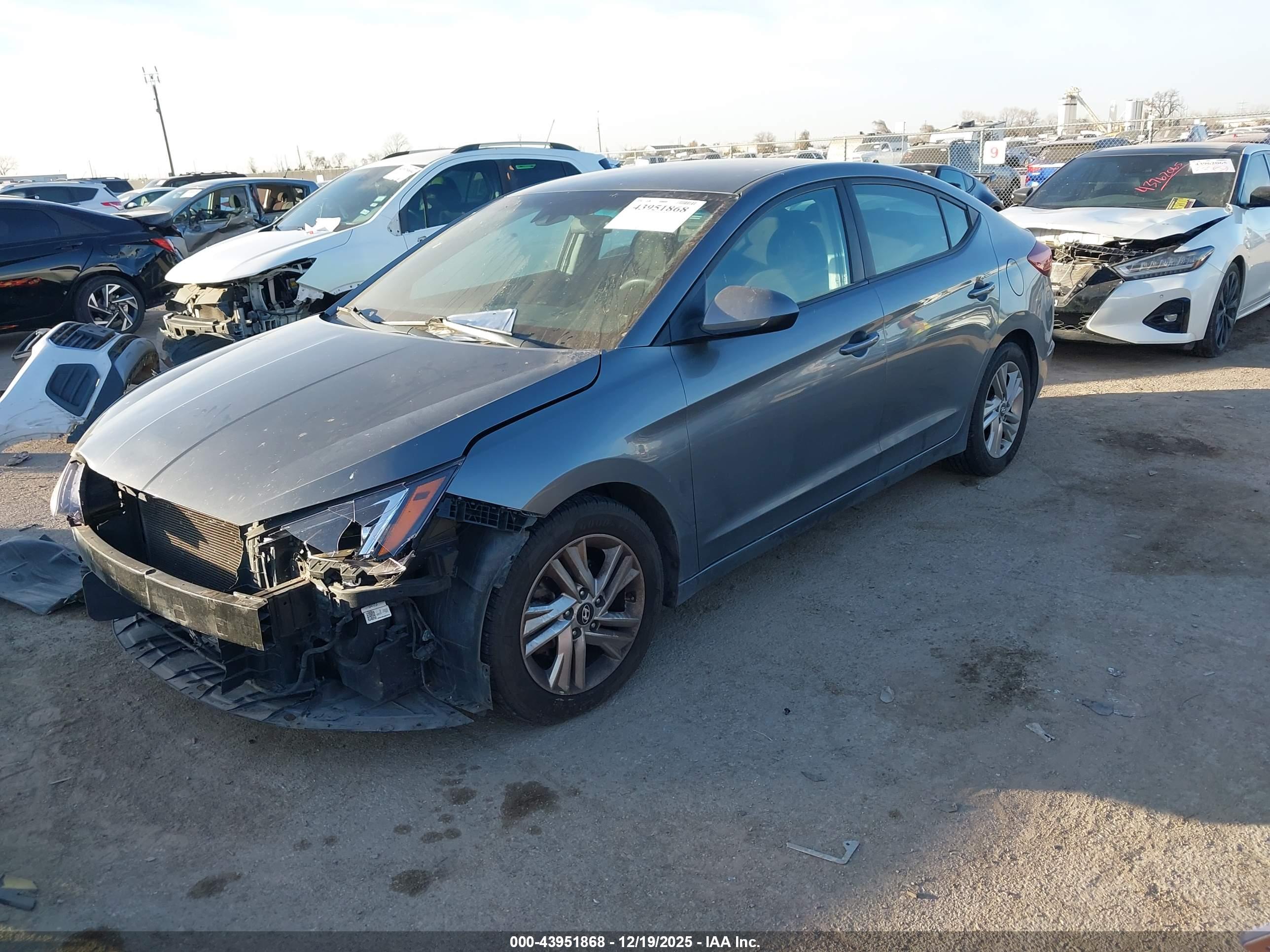 HYUNDAI ELANTRA image 2