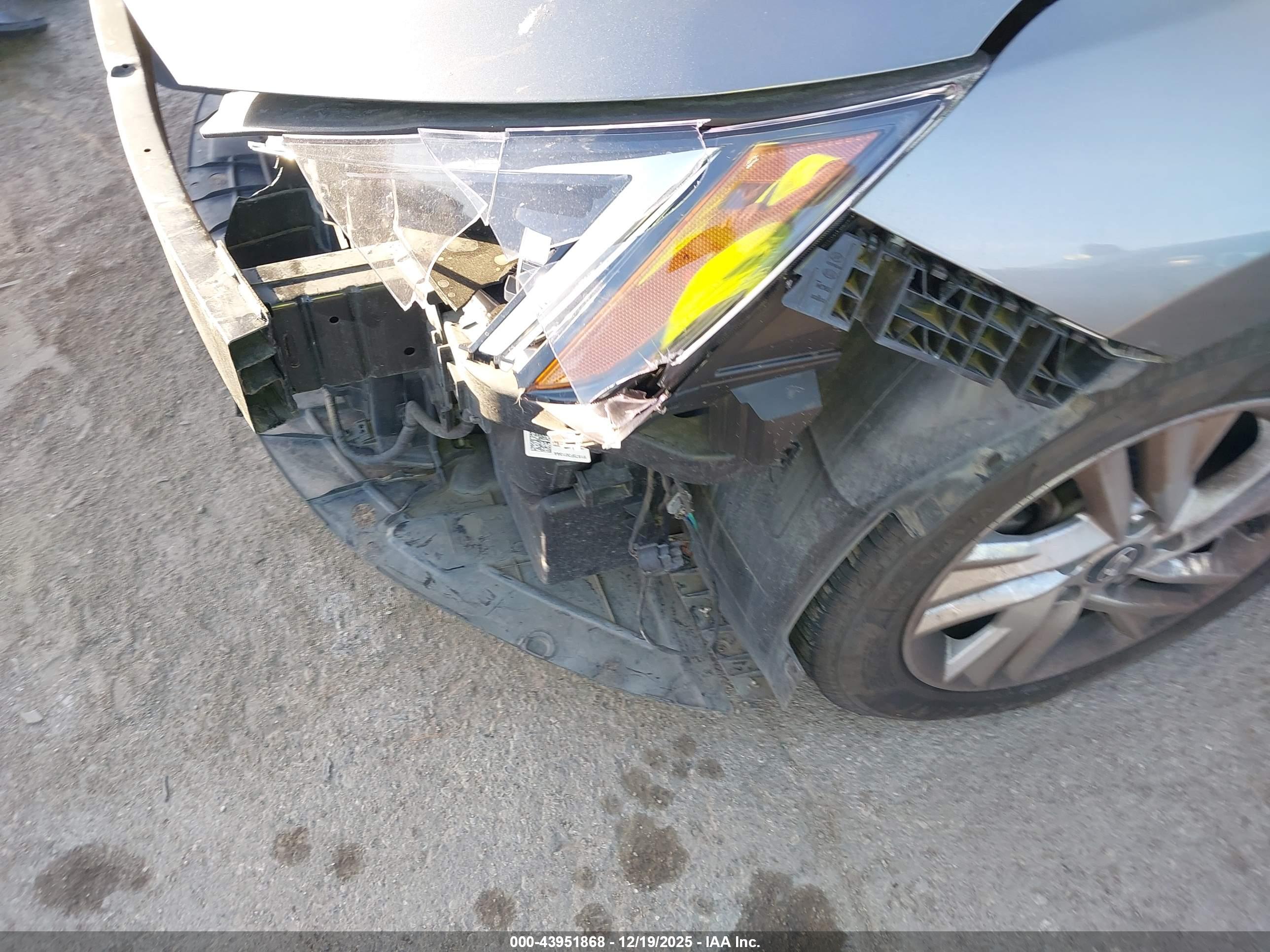 HYUNDAI ELANTRA image 6