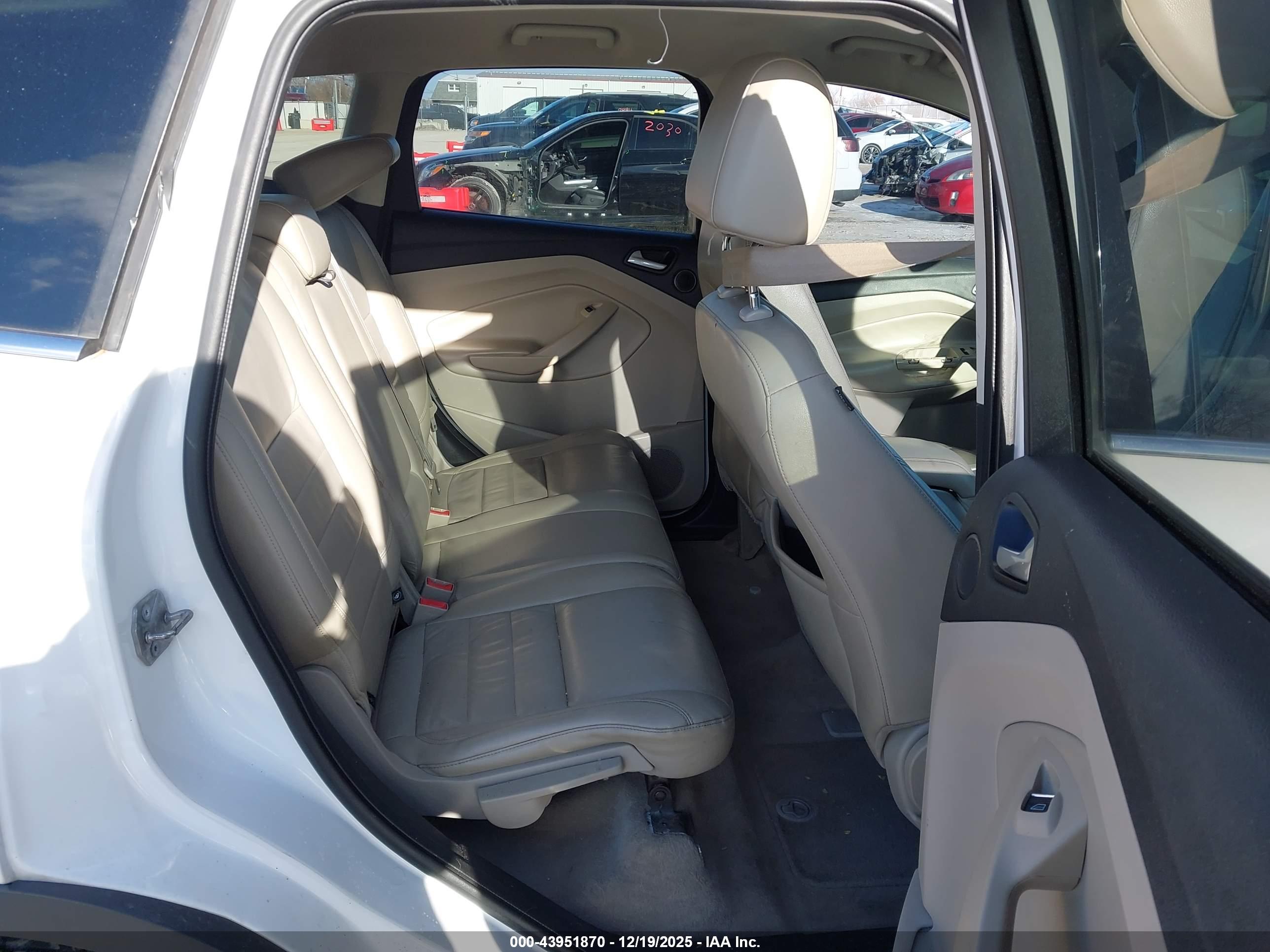 FORD ESCAPE image 8