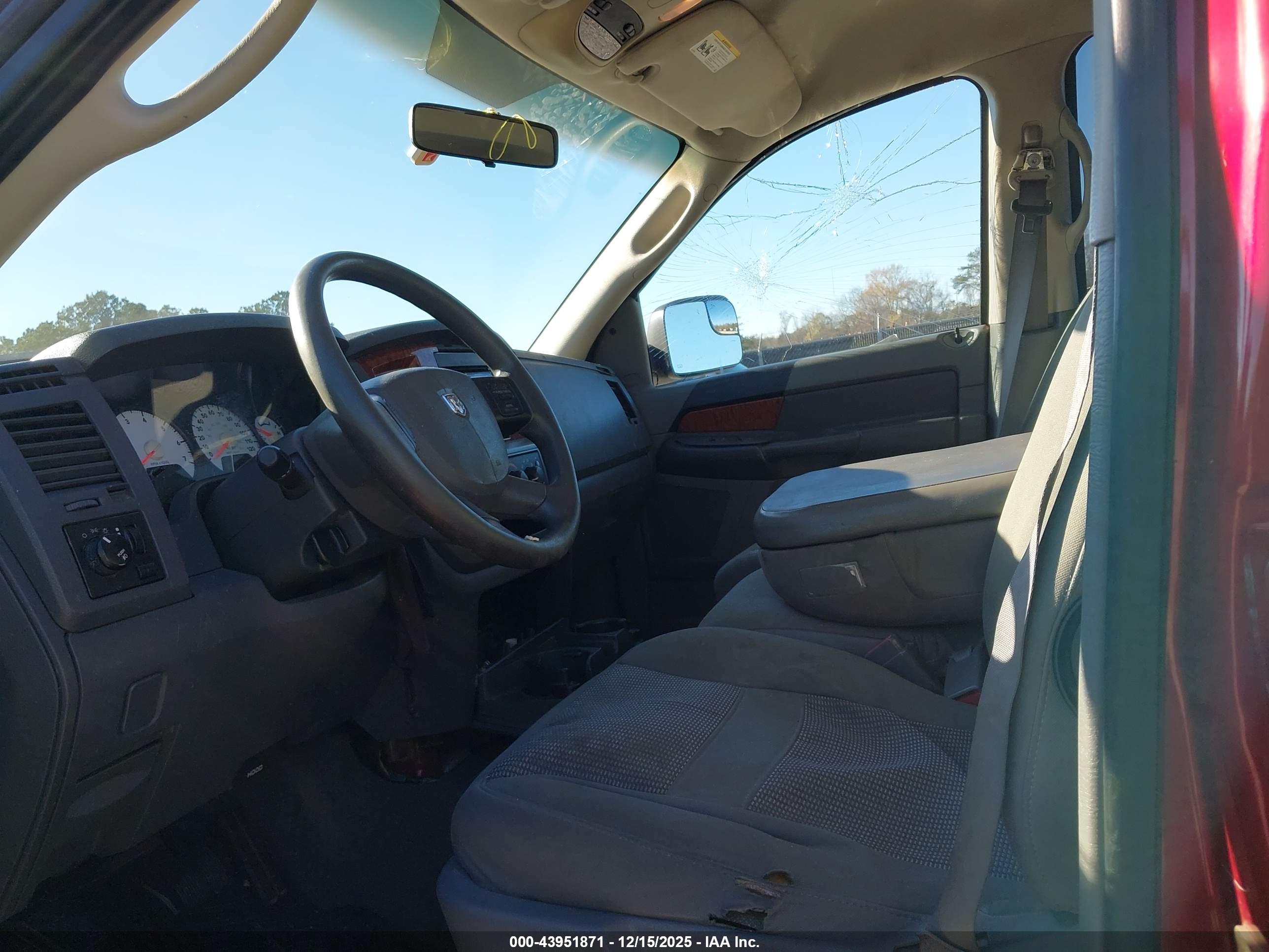 DODGE RAM image 5