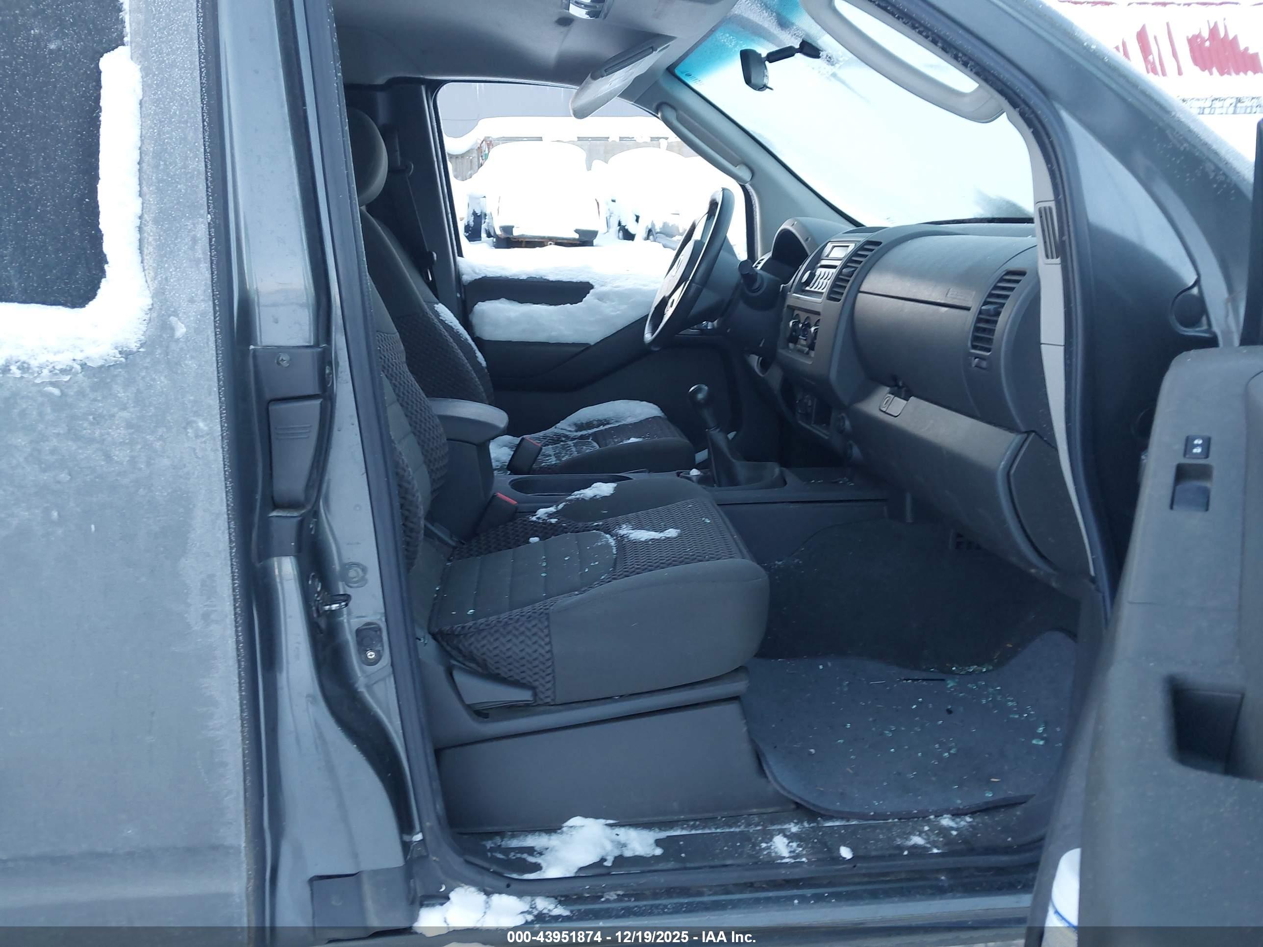 NISSAN FRONTIER image 8