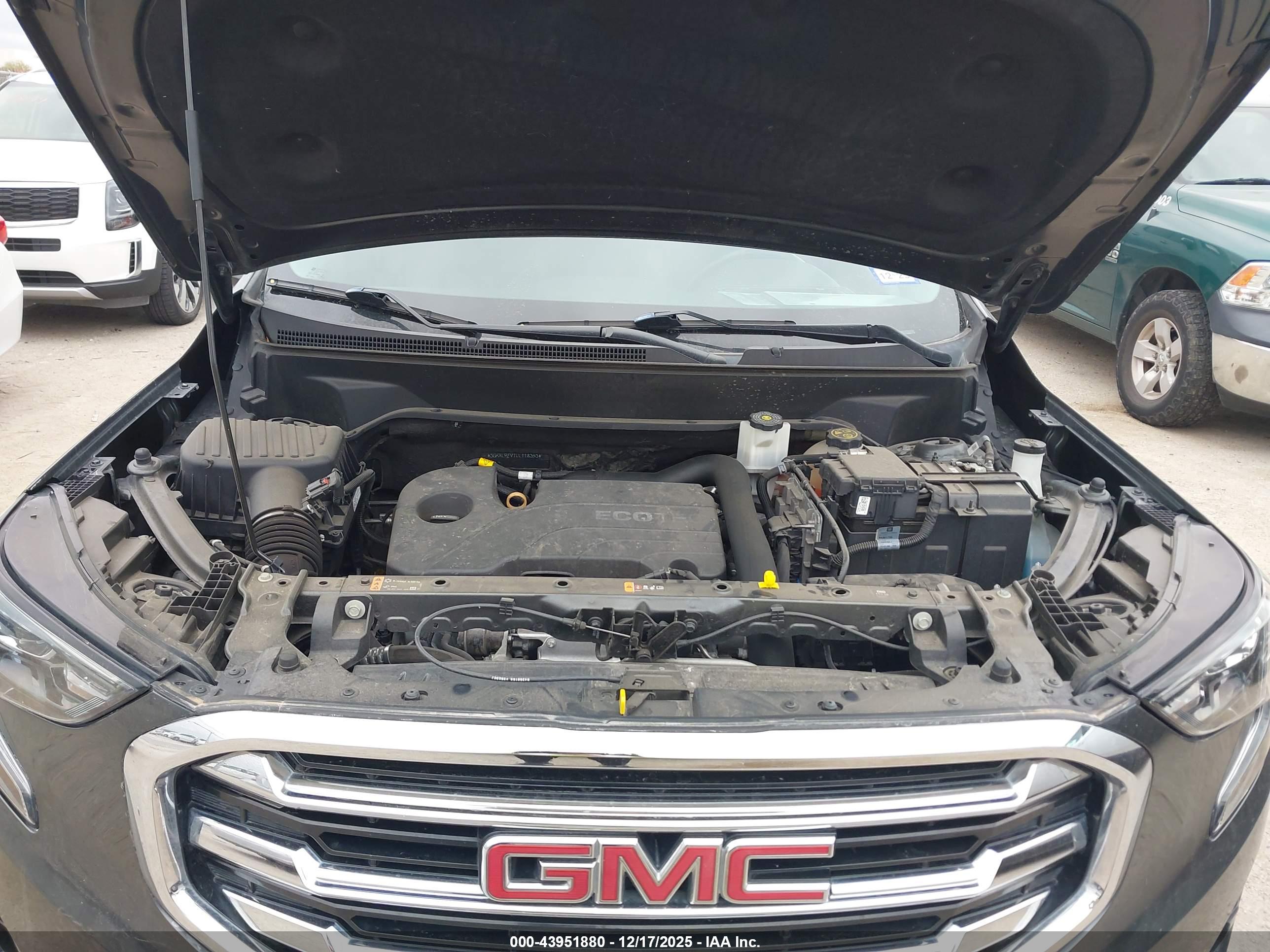 GMC TERRAIN image 10