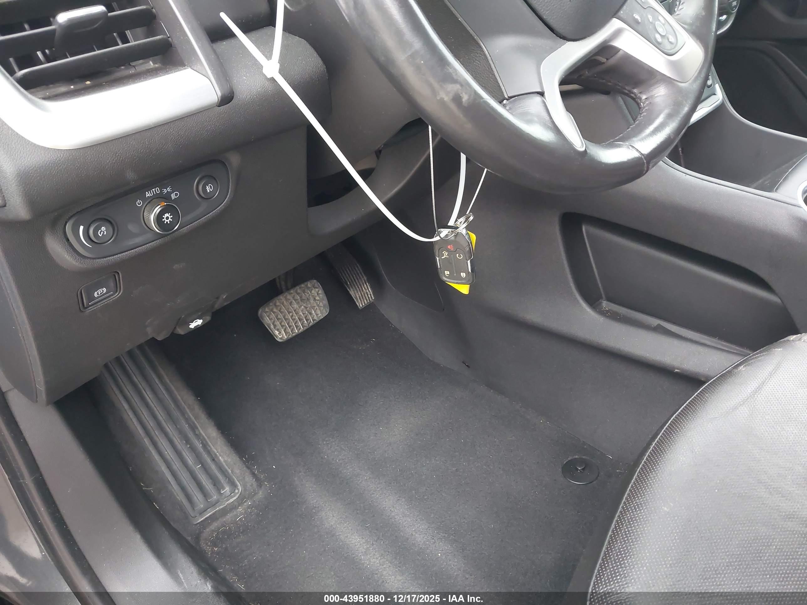 GMC TERRAIN image 11